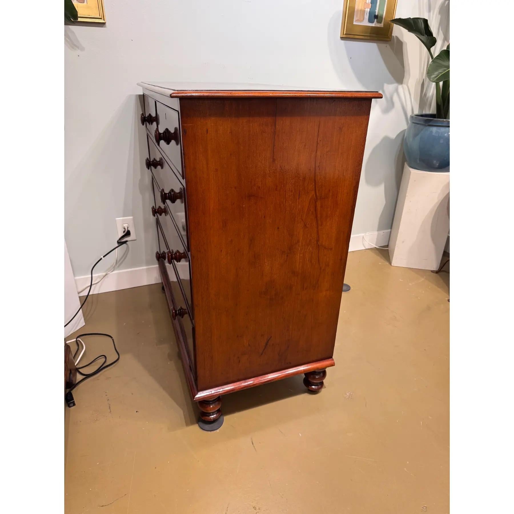 Cassettiera inglese del XIX secolo in vendita 2