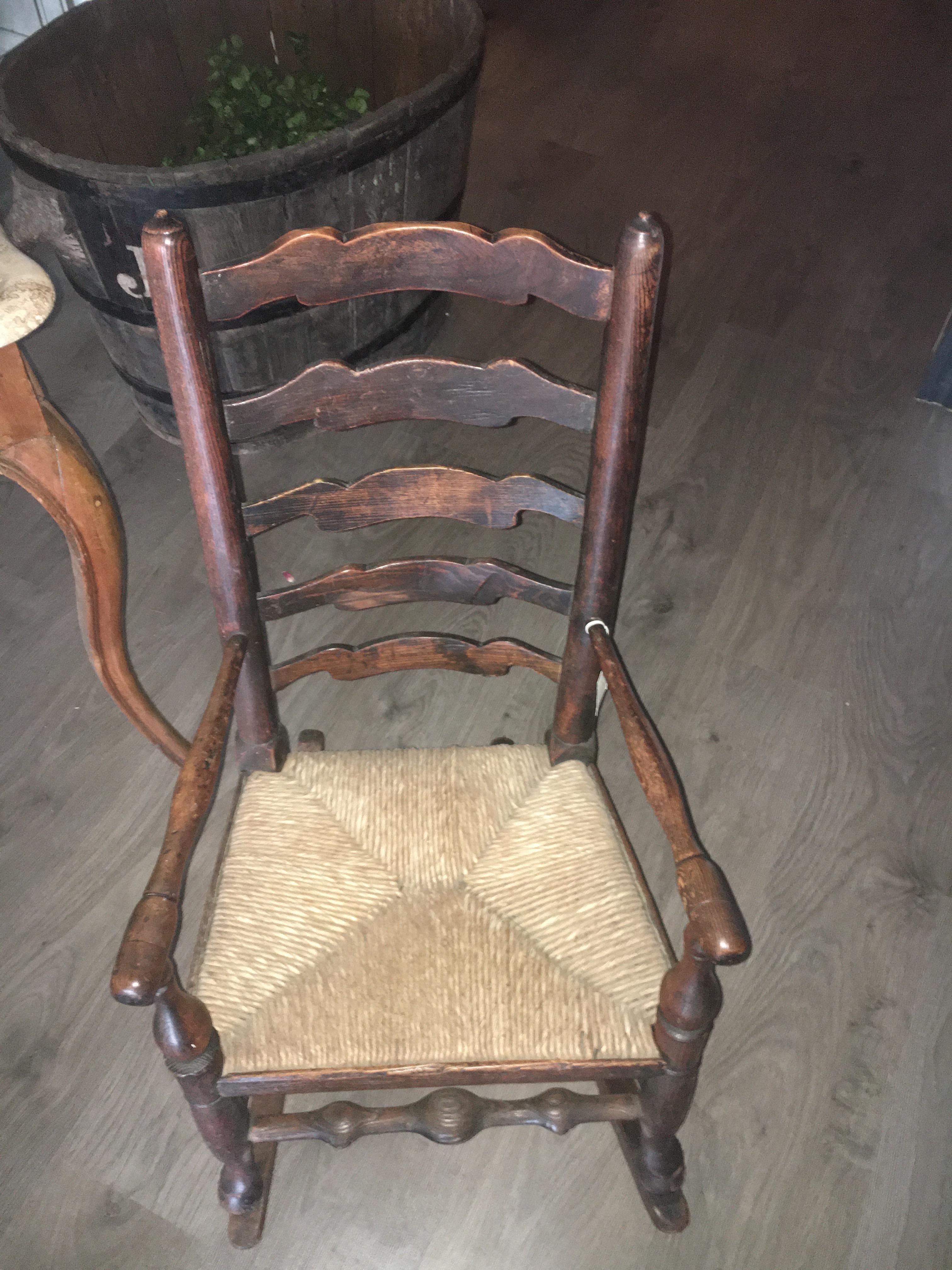 Charming 19th Century English Child's Rocking Chair, Great Old Color And Patina In Good Condition For Sale In Buchanan, MI