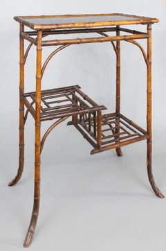 Mesa auxiliar de bambú de estilo chino inglés del siglo XIX