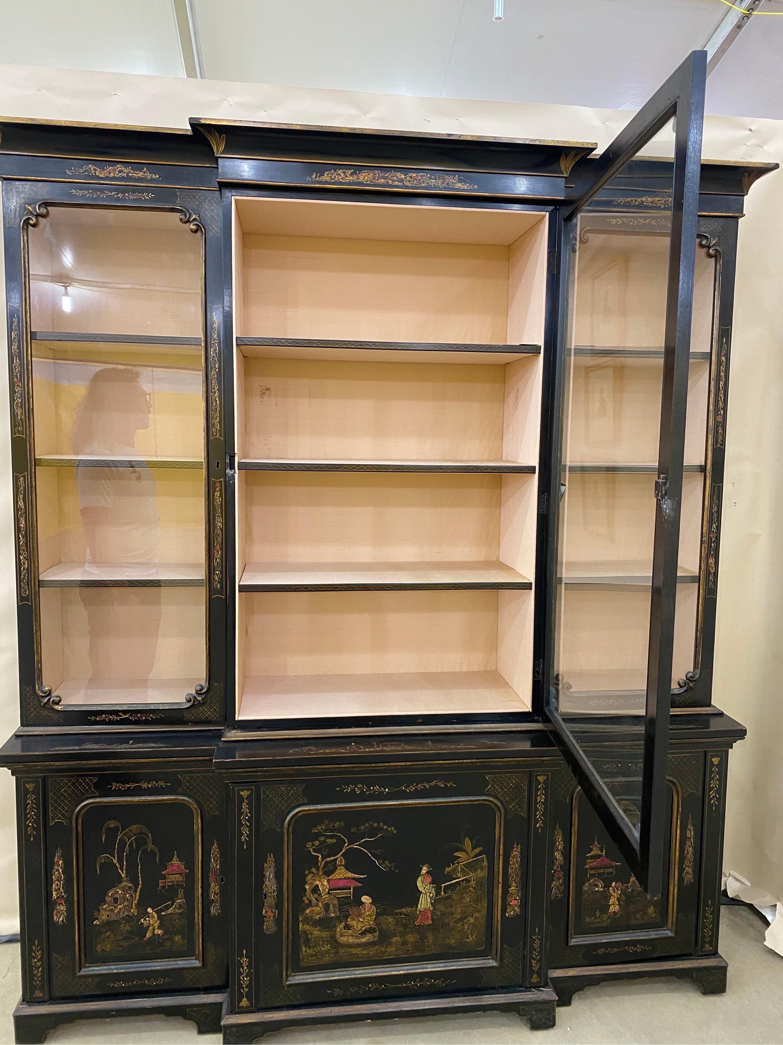 19th Century English Chinoiserie Breakfront China Cabinet or Bookcase In Good Condition In Charleston, SC