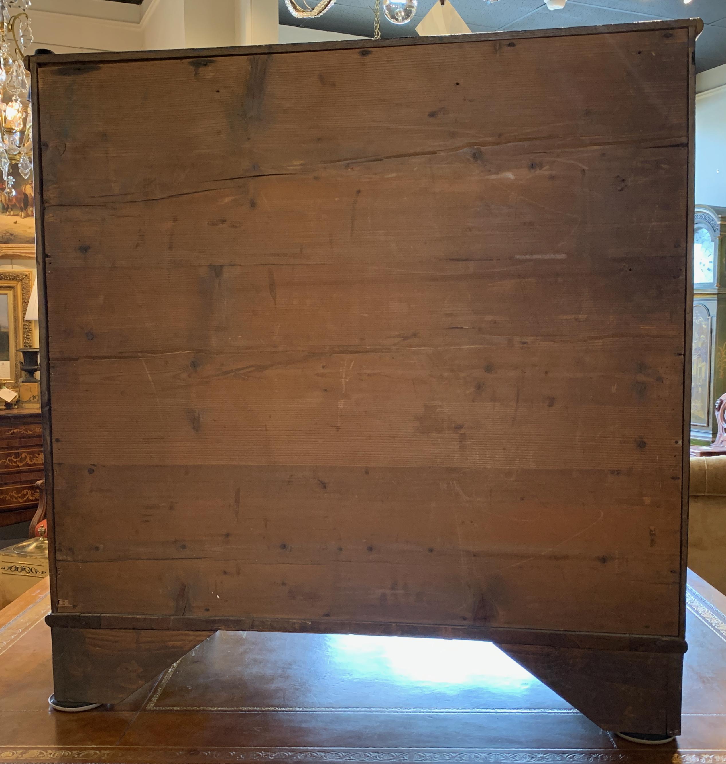 19th Century English Chinoiserie Decorated Chest of Drawers In Good Condition In Kilmarnock, VA