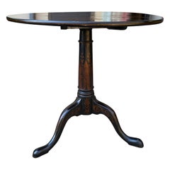 19th Century English Chinoiserie Round Tilt-Top Side Table