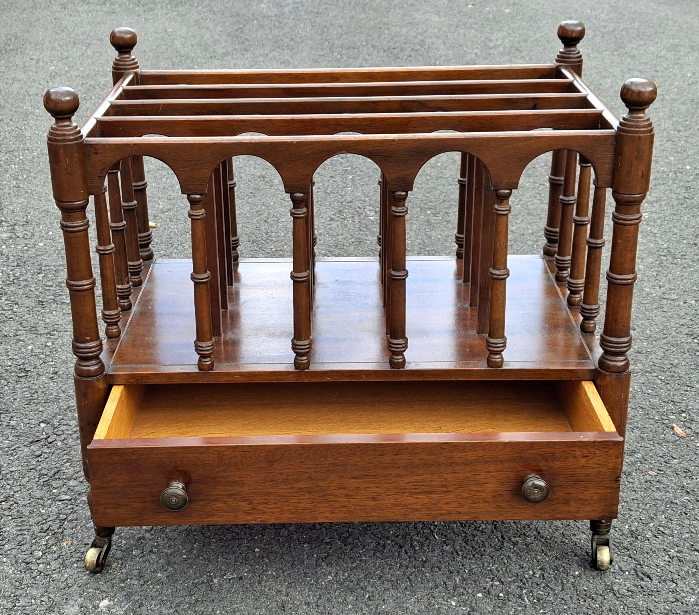 Americano Canterbury in mogano in stile Chippendale del XIX secolo in vendita