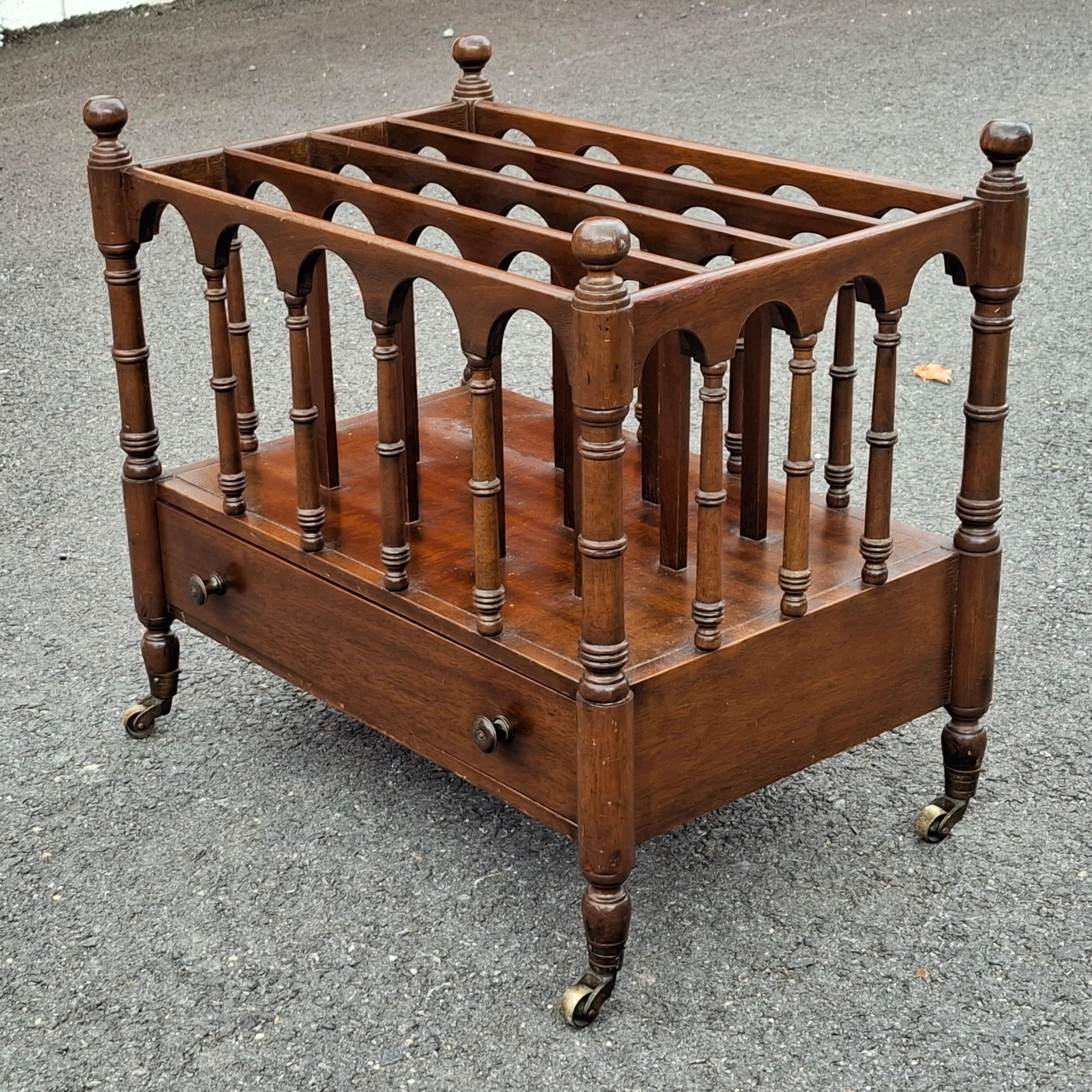 Canterbury in mogano in stile Chippendale del XIX secolo in vendita 1