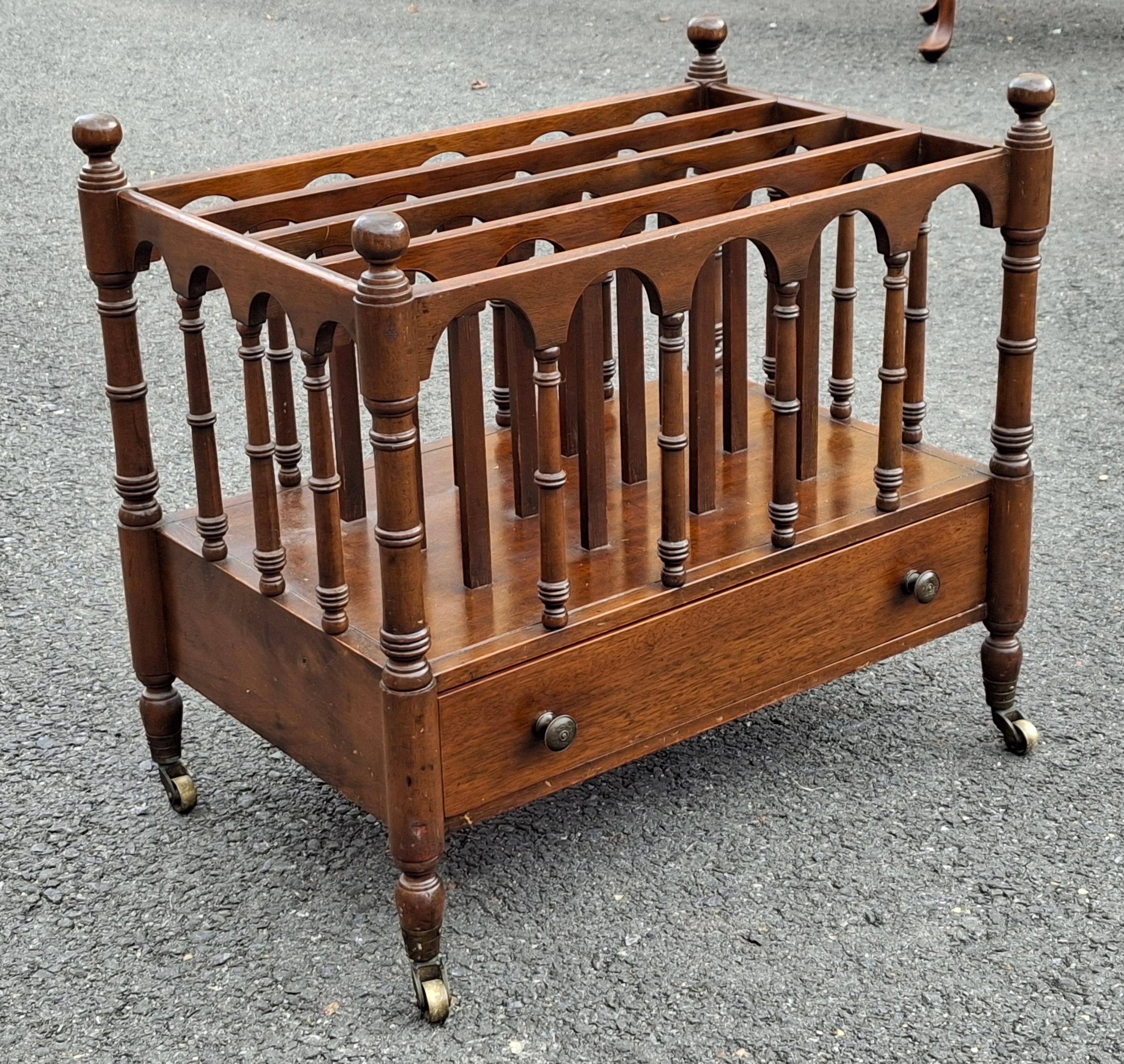 Canterbury in mogano in stile Chippendale del XIX secolo in vendita 2