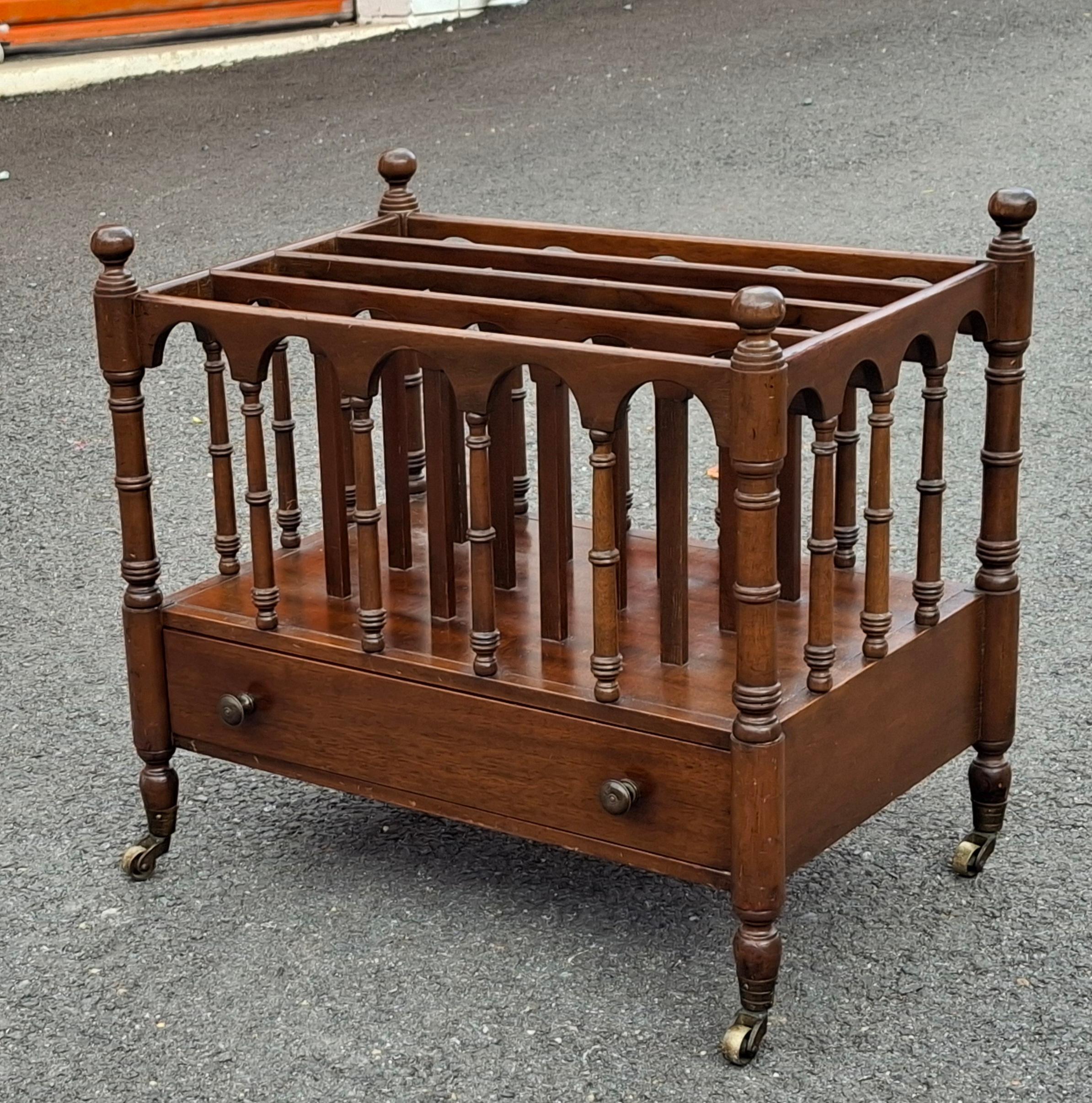 Canterbury in mogano in stile Chippendale del XIX secolo in vendita 3