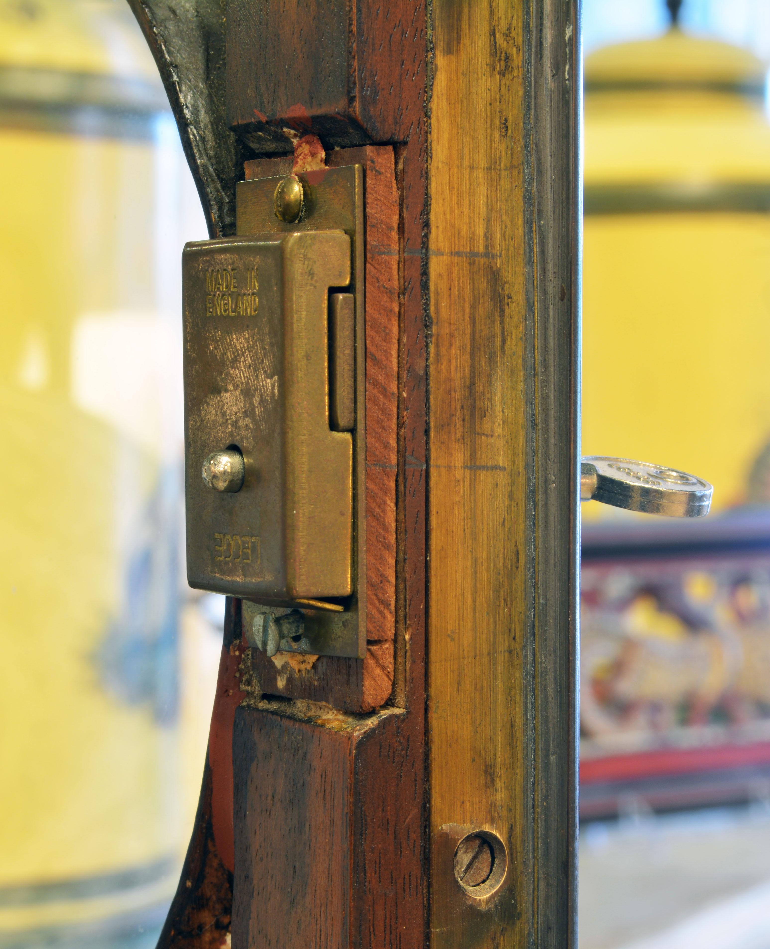 19th Century English Chippendale Style Mahogany Display Curio Cabinet 2