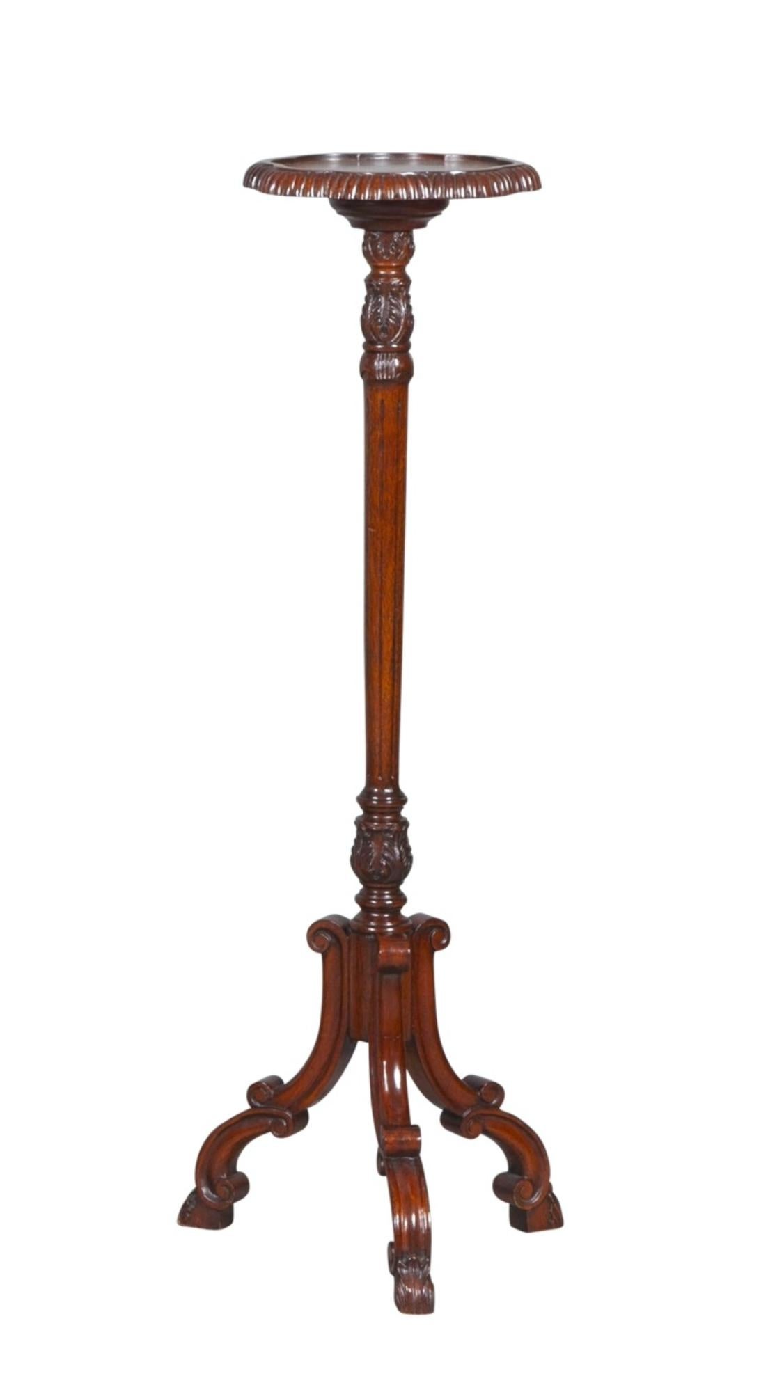 Hand-Carved 19th Century English Chippendale Style Pair Tripod Foot Candle Stand / Pedestal For Sale