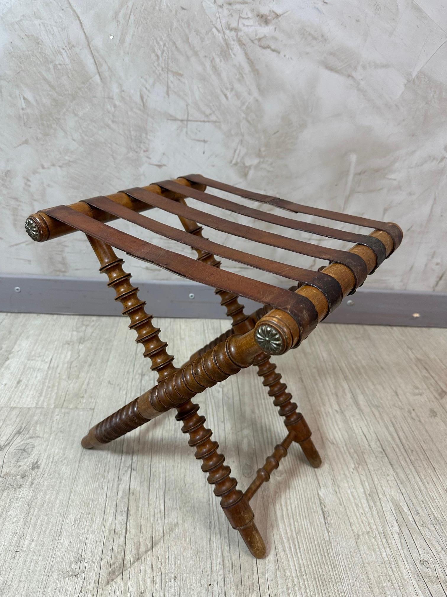 Noyer Table à plateau colonial anglais du 19ème siècle, années 1890 en vente