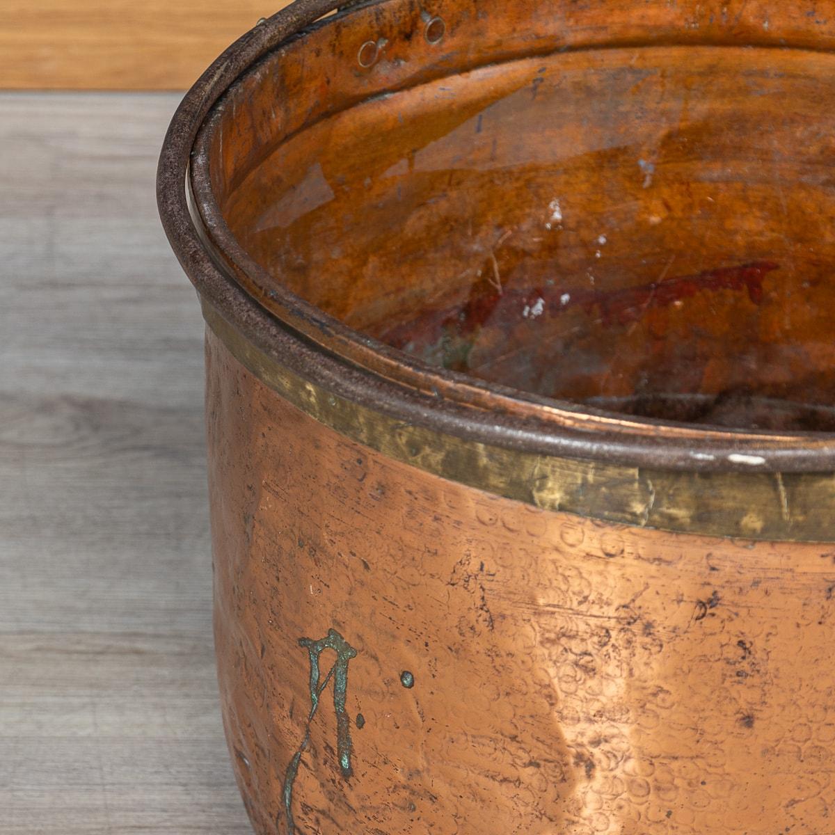 19th Century English Copper Cooking Pot For Sale 11