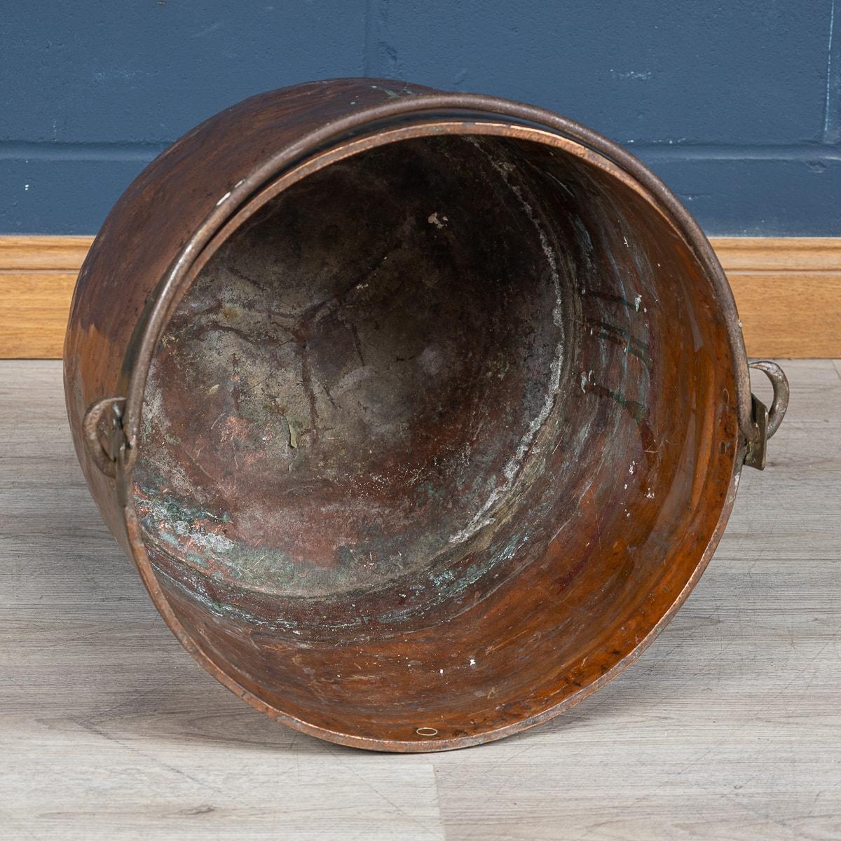 19th Century English Copper Cooking Pot For Sale 6
