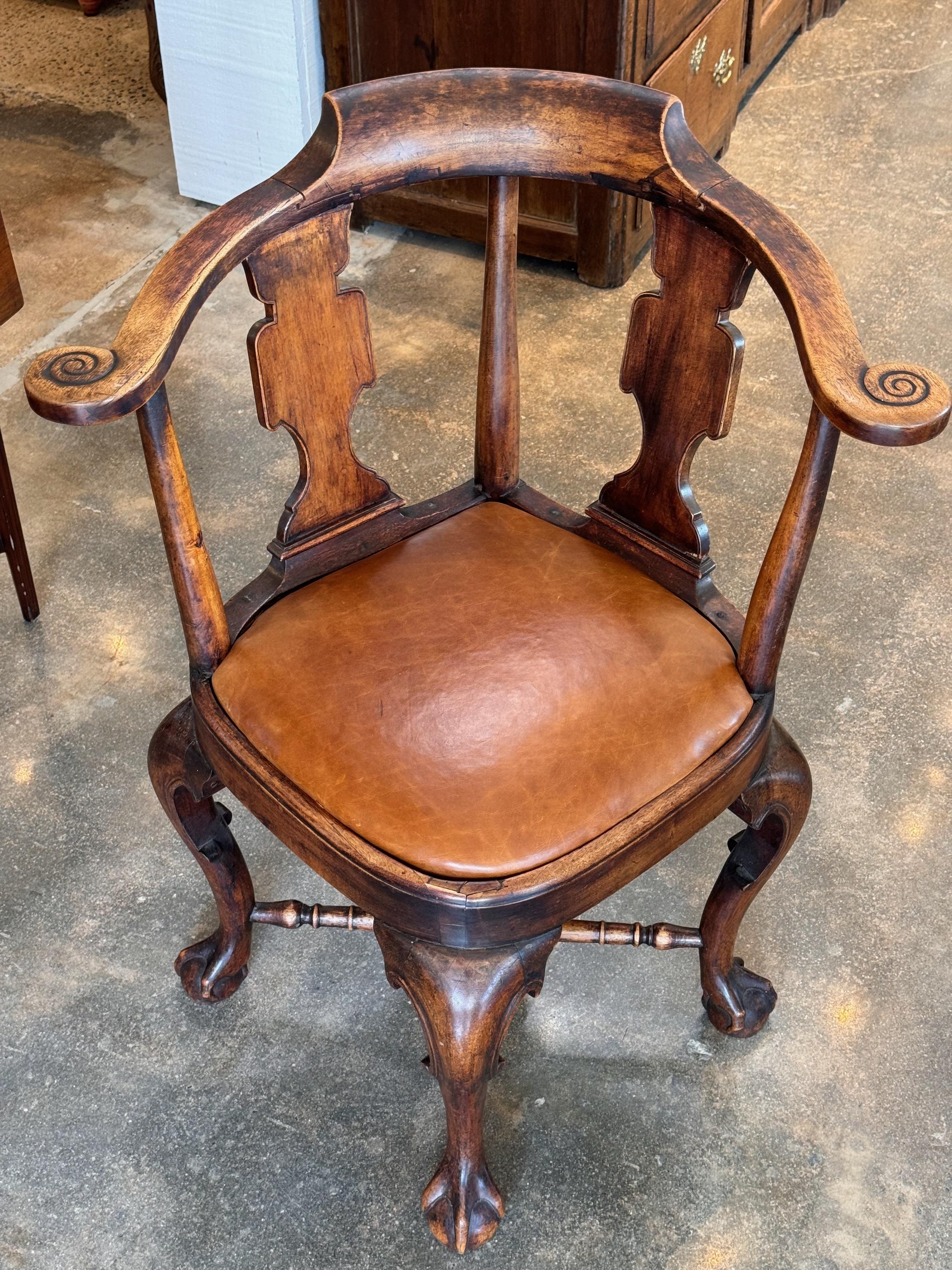 19th Century English Corner Chair For Sale 1