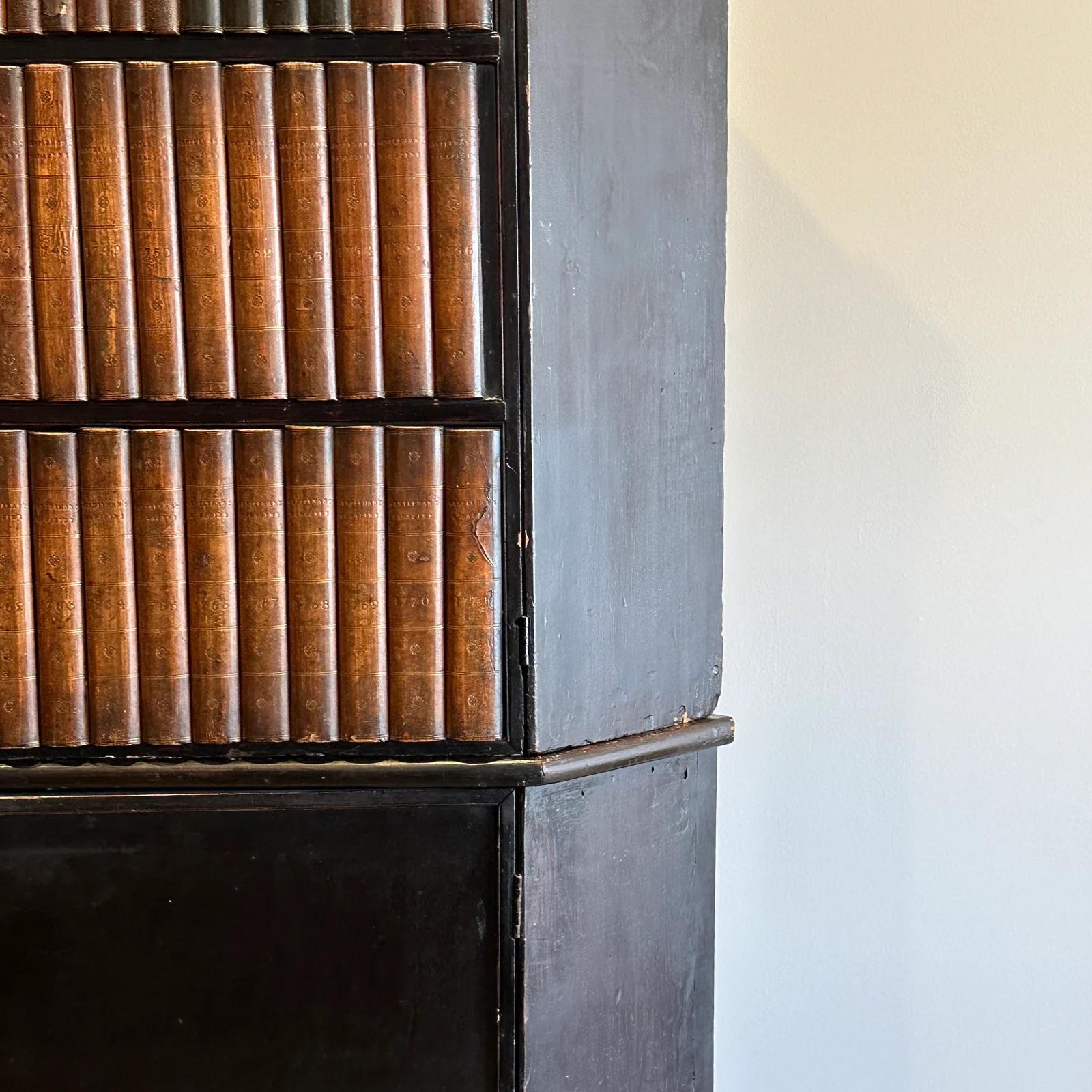 Englischer Eckschrank mit Fronttür aus dem 19. Jahrhundert im Angebot 15