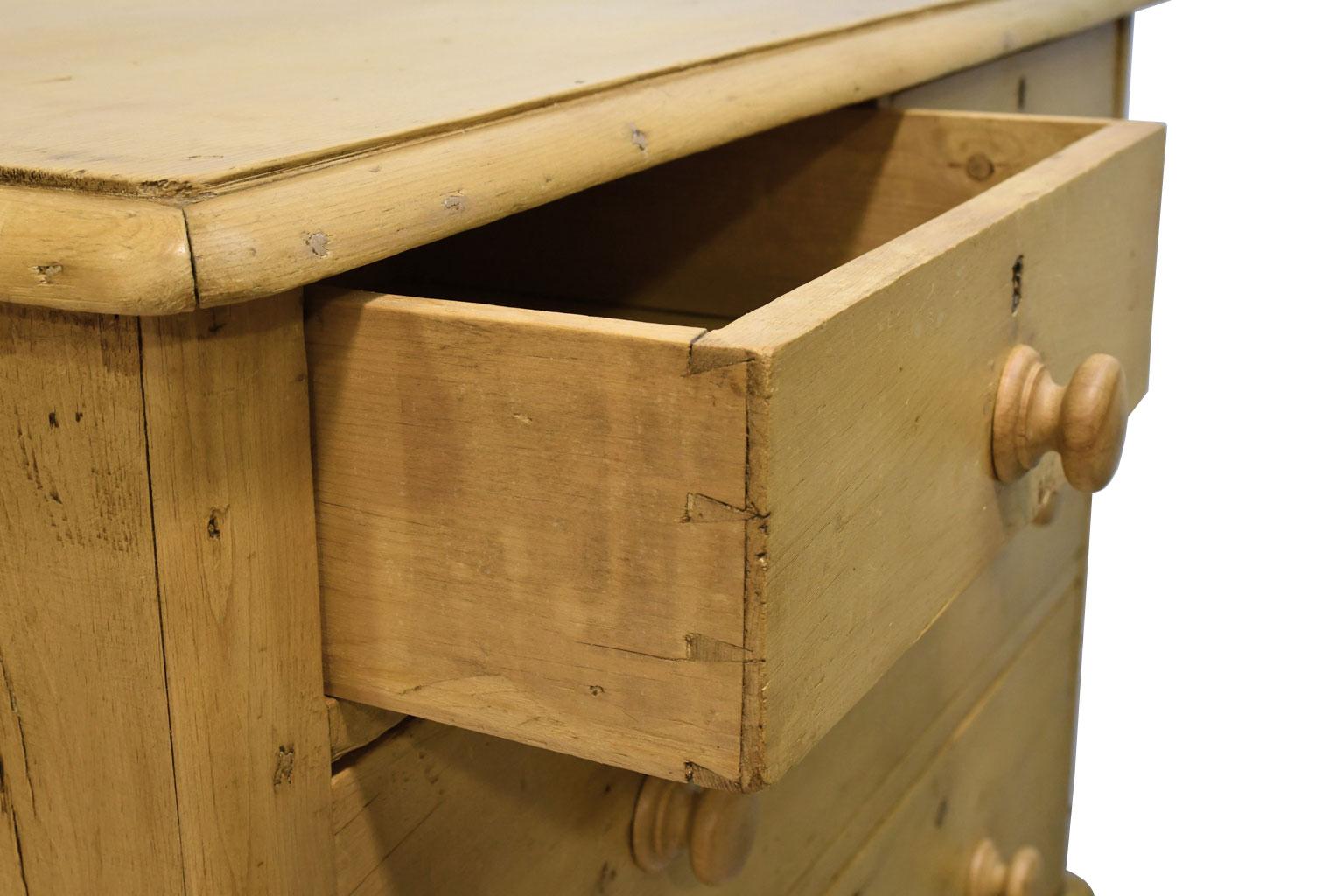 19th Century English Country Chest of Drawers in Pine 6