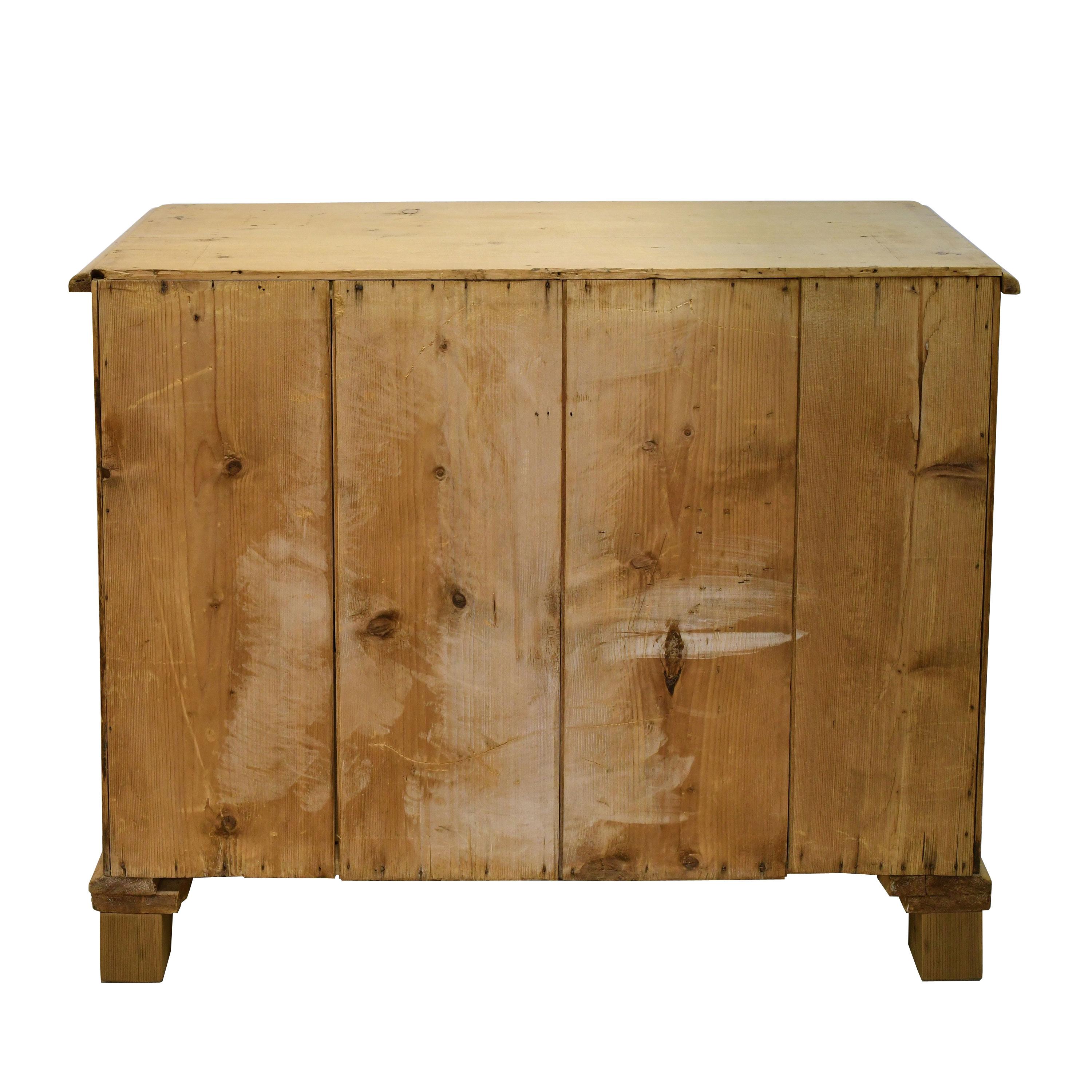 19th Century English Country Chest of Drawers in Pine 2