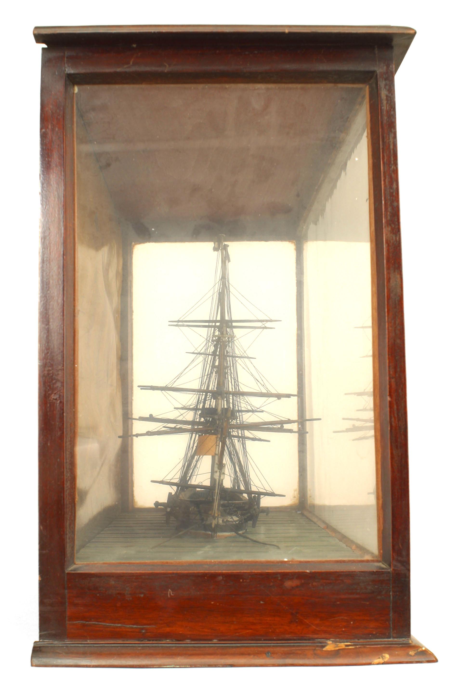 Englische Diorama-Wandtafel mit Clipper-Schiffs aus dem 19. Jahrhundert im Zustand „Gut“ im Angebot in New York, NY