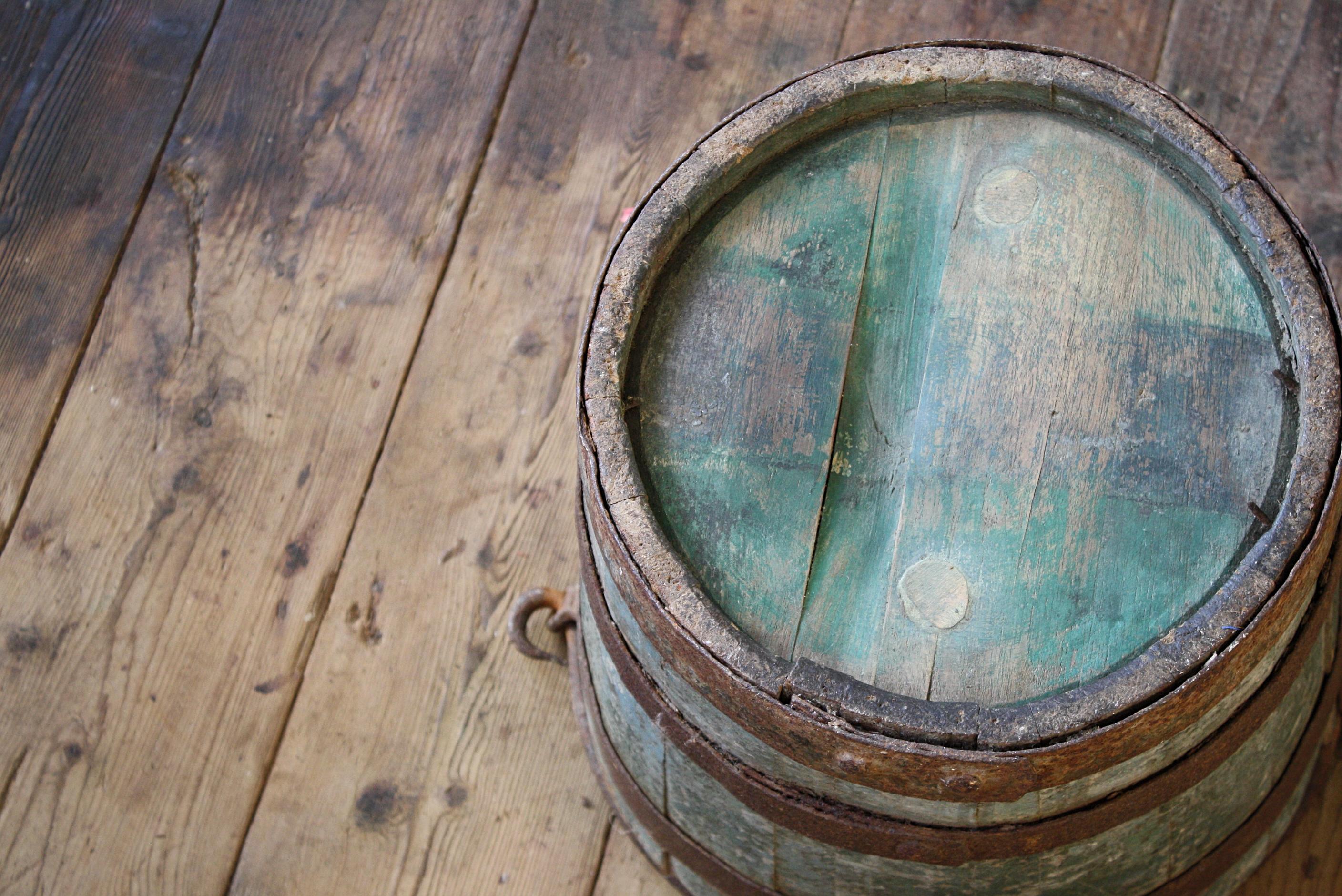 19th Century English Country Garden Green Blue Well Bucket Planter Log Bin For Sale 2