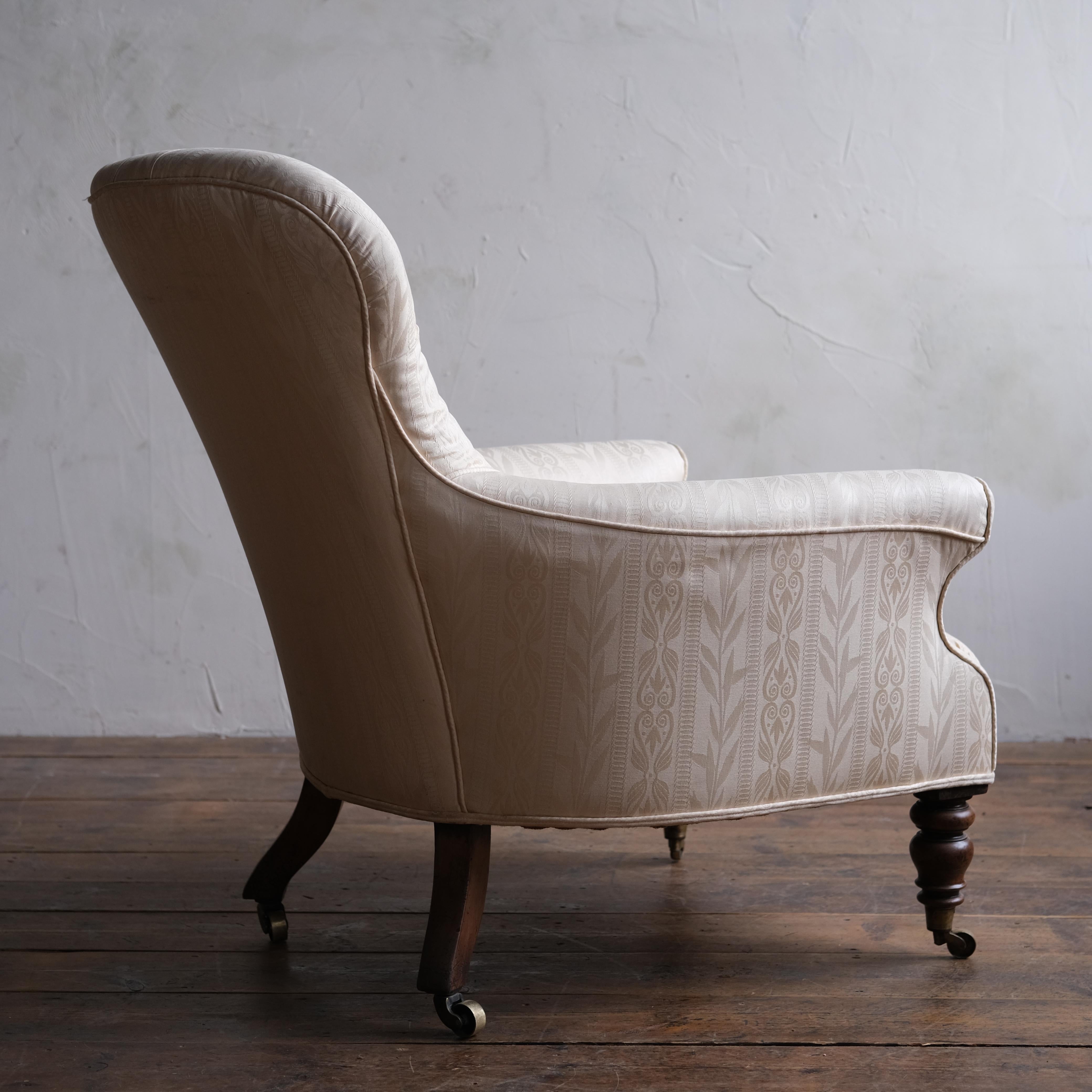 Noyer Fauteuil de campagne anglais du 19ème siècle à la manière de Holland & Sons  en vente