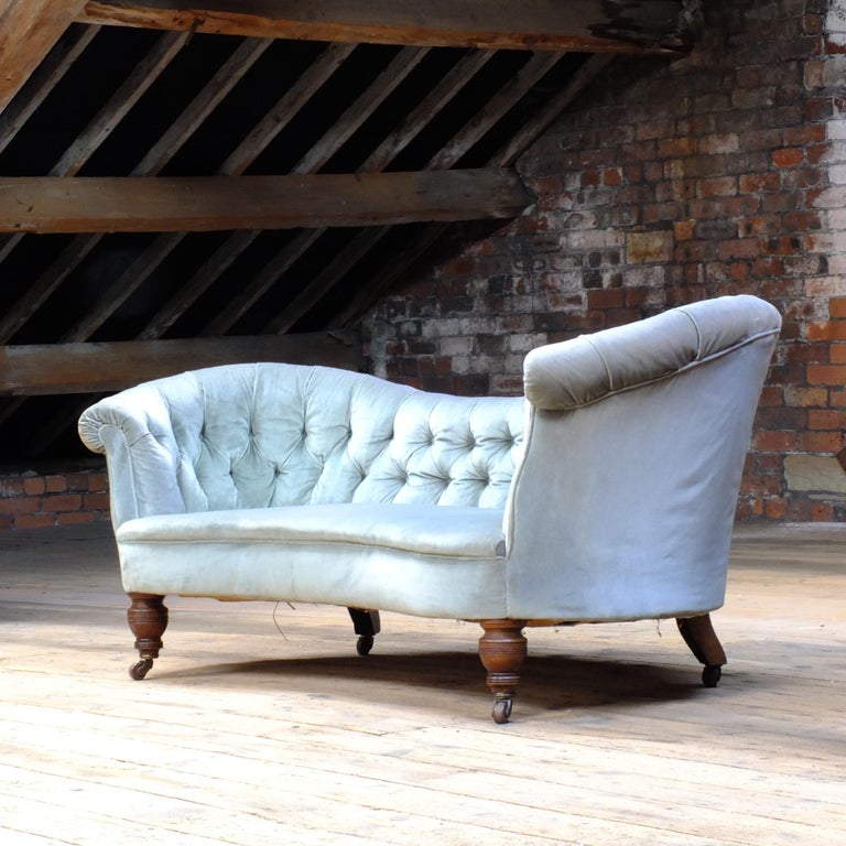 19th Century English Country House Buttoned Kidney Sofa In Good Condition In Batley, GB