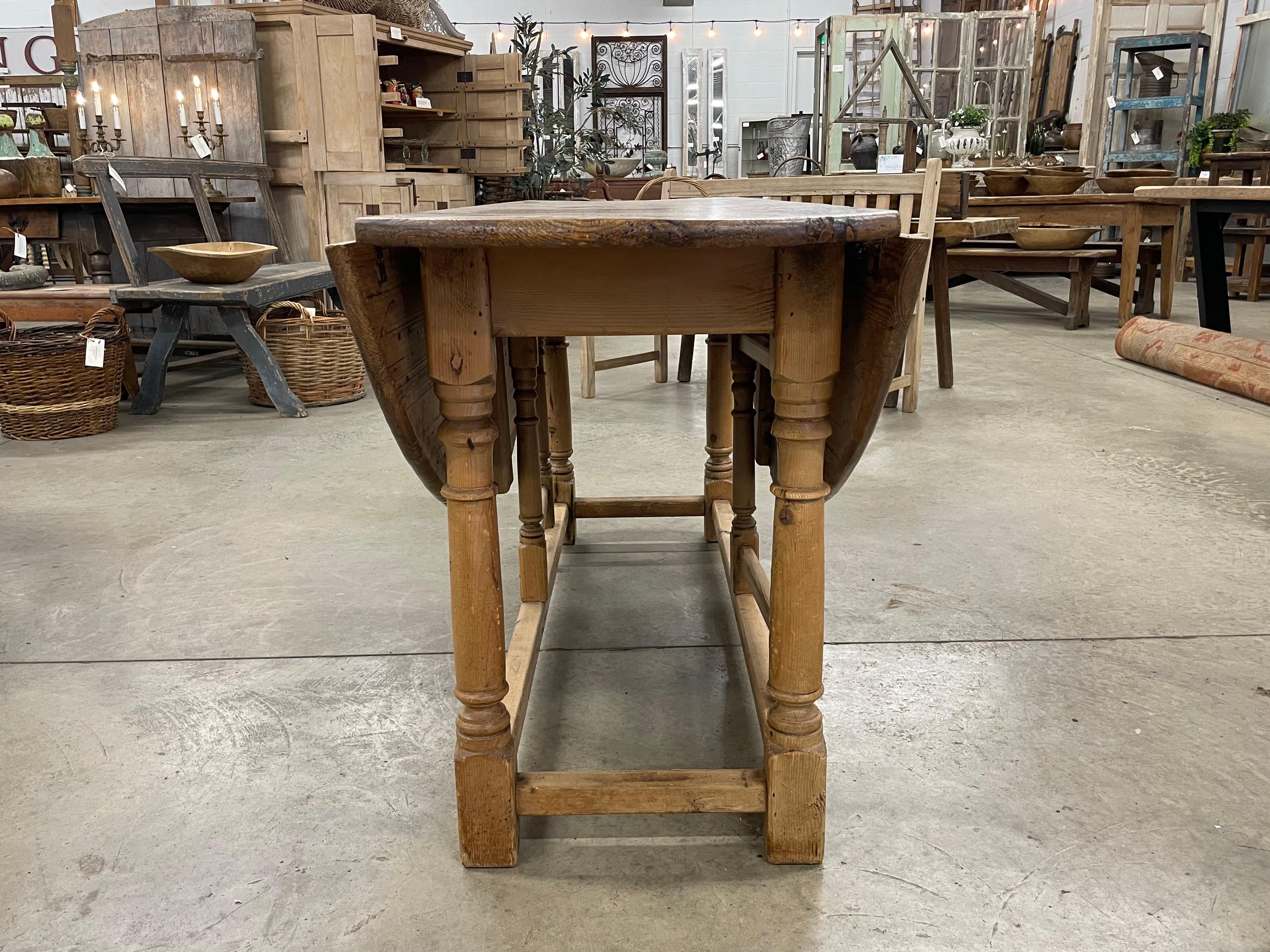 19th Century English Country House Oval Drop Leaf Table 4