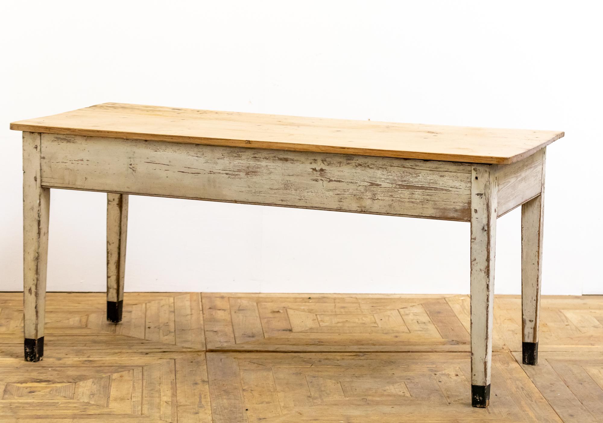 Late Victorian 19th Century English Country House Painted Pine Prep Table For Sale