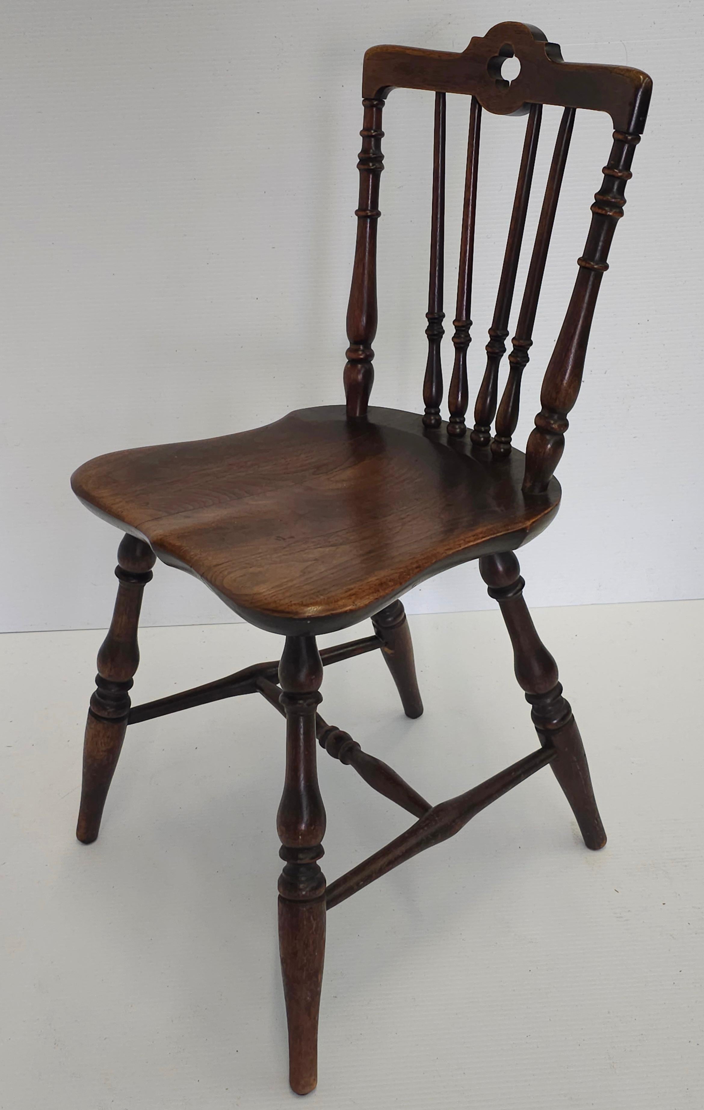 Paire de chaises d'appoint en acajou du XIXe siècle, de style champêtre anglais en vente 1