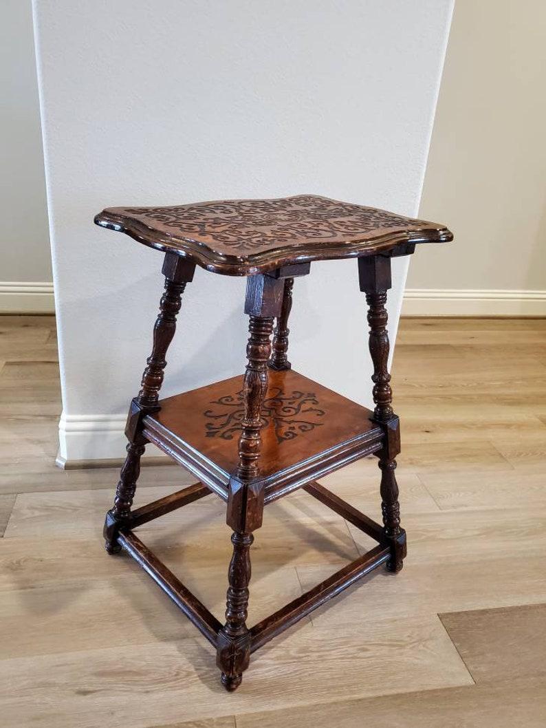 Antique Country English Tiered Joint Stool Table In Good Condition For Sale In Forney, TX
