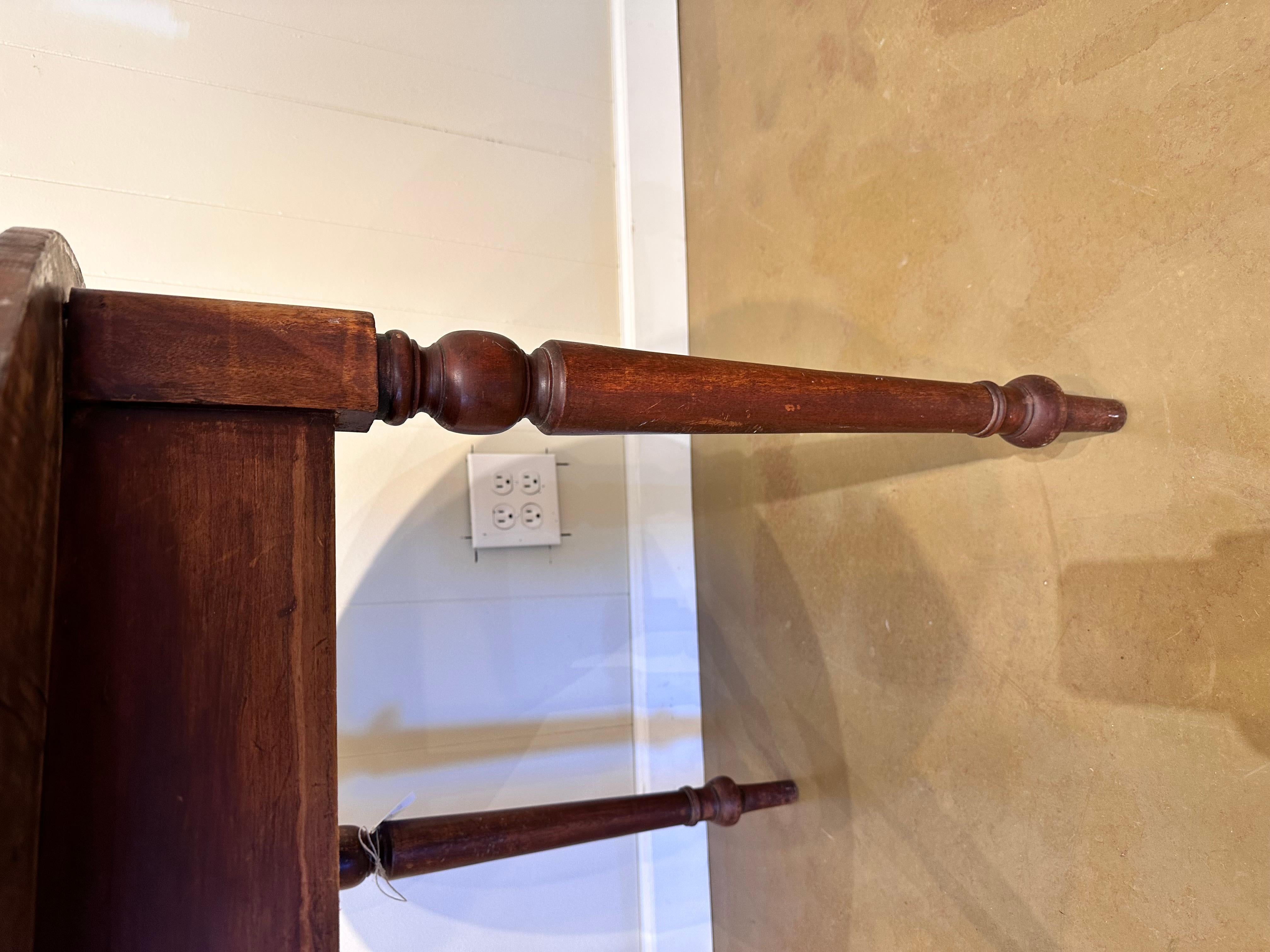 Englischer Crickettisch aus dem 19. Jahrhundert im Zustand „Gut“ im Angebot in Nashville, TN
