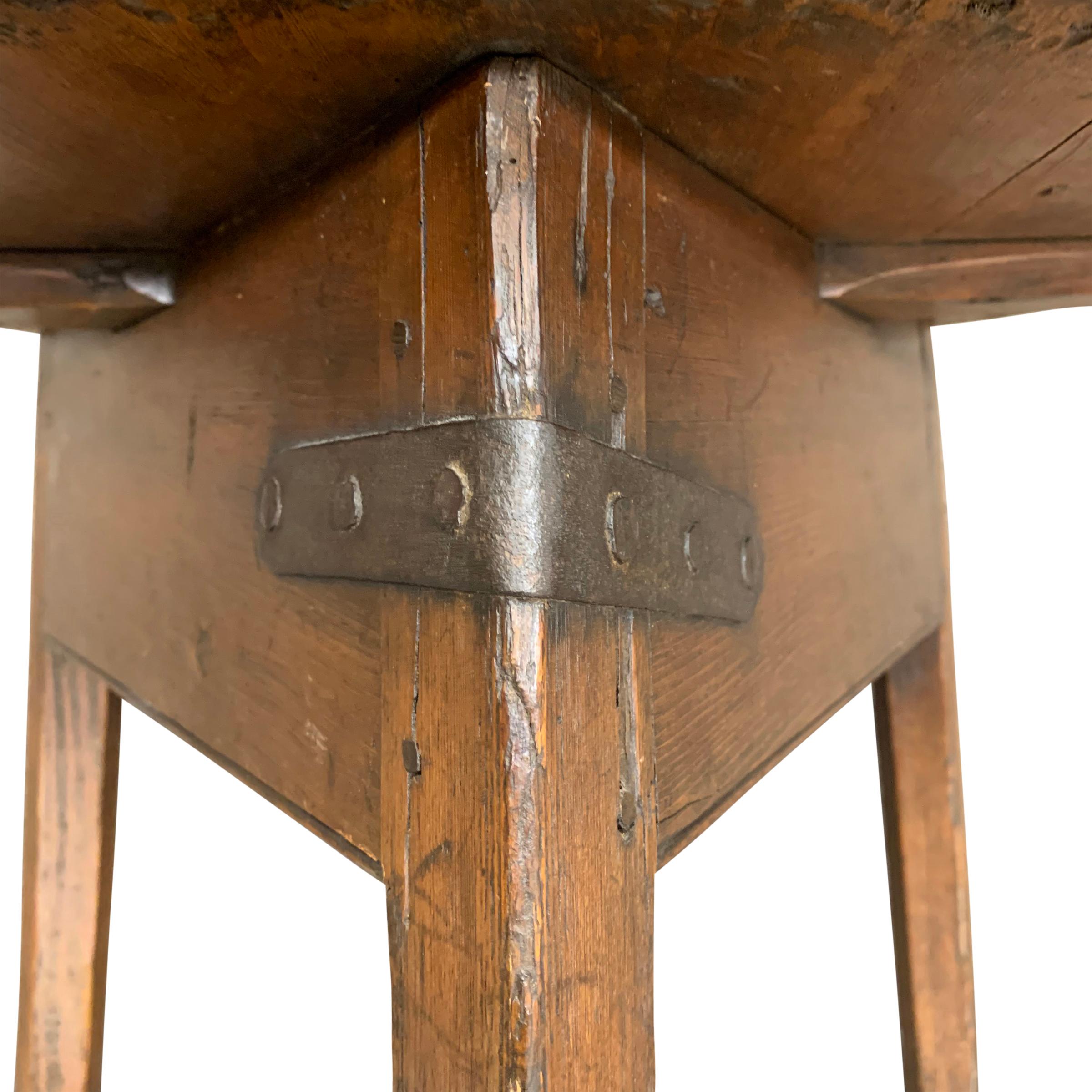 Pine 19th Century English Cricket Table