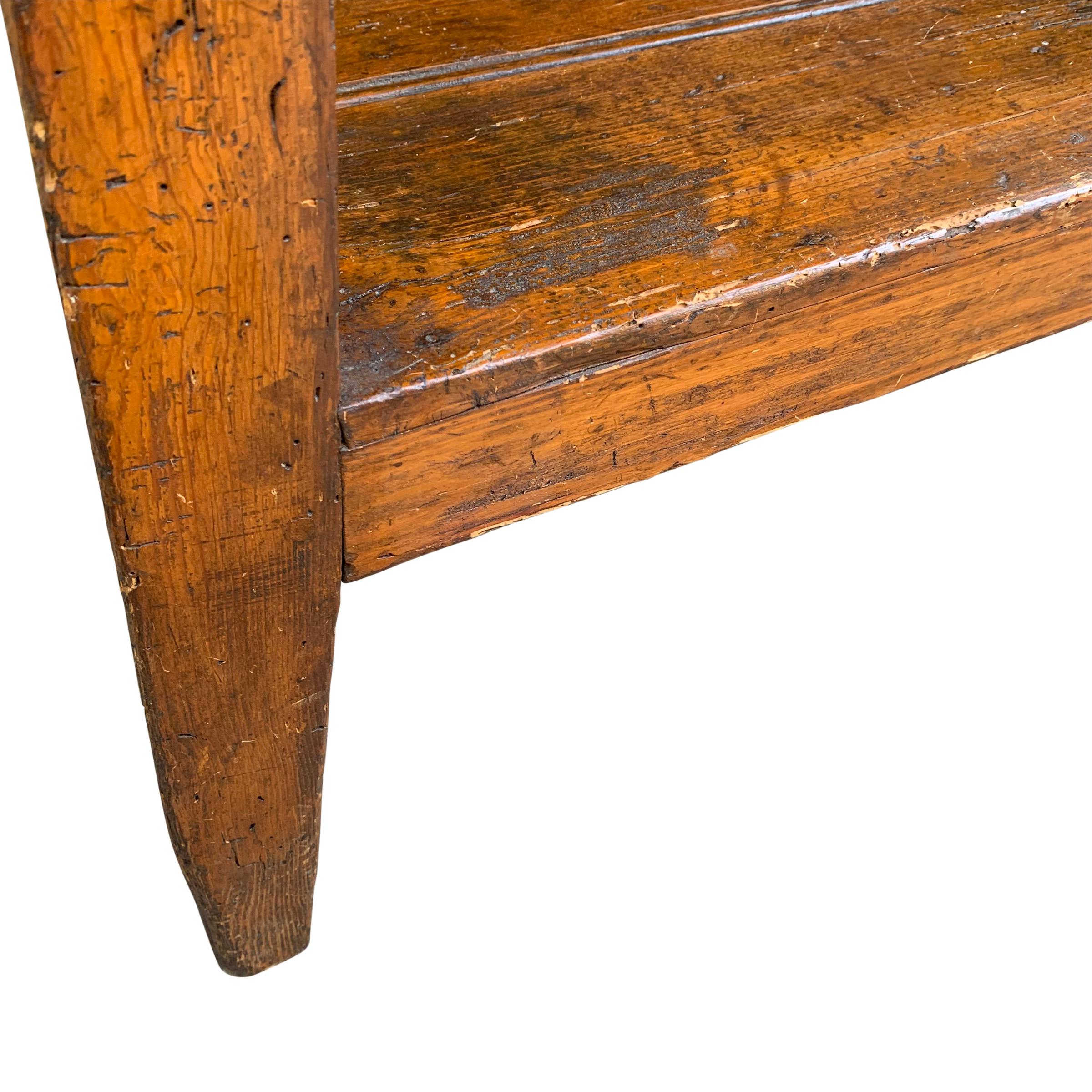 19th Century English Cricket Table with Shelf In Good Condition In Chicago, IL