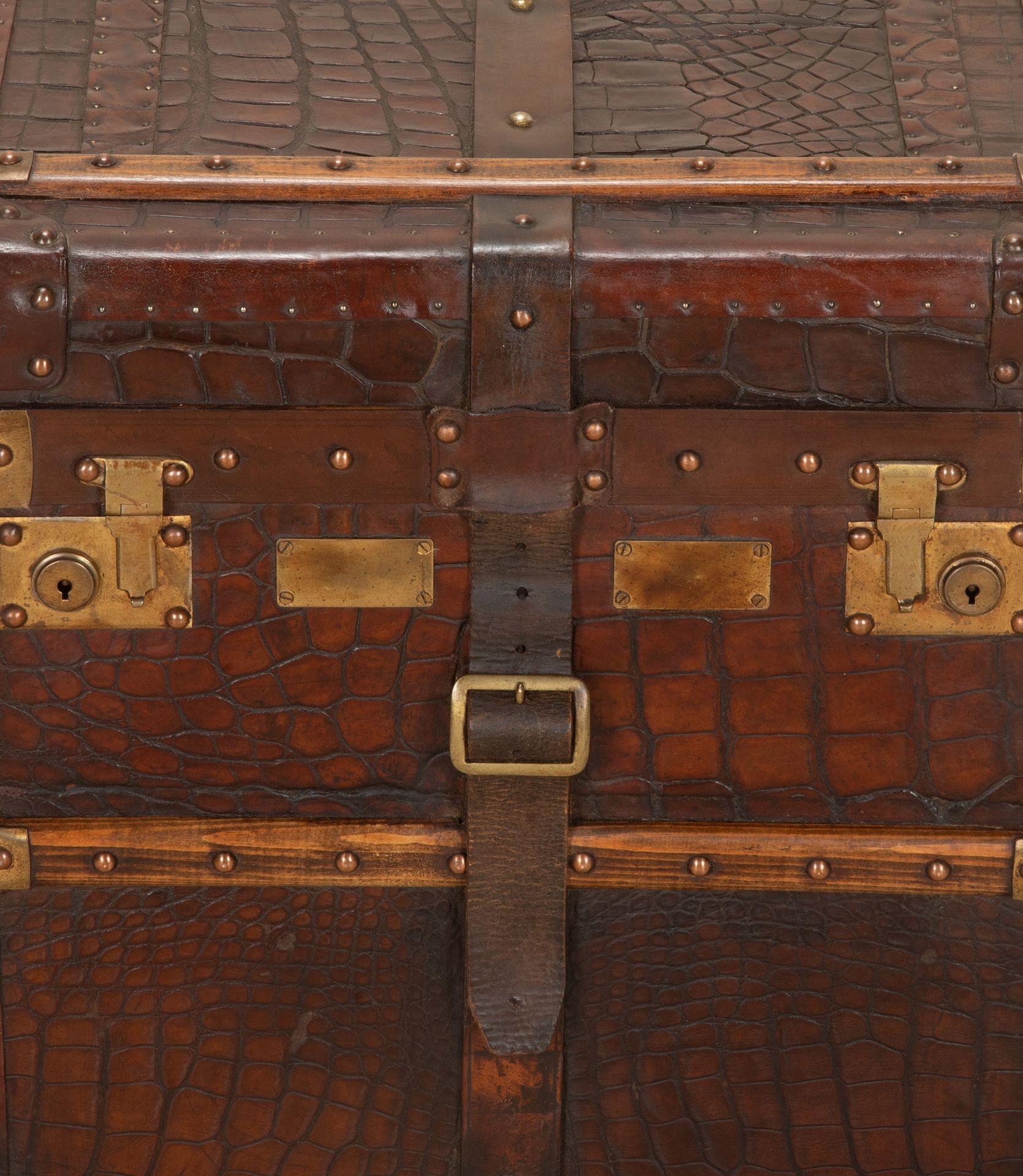 19th Century English Crocodile Pressed Leather Trunk For Sale 6