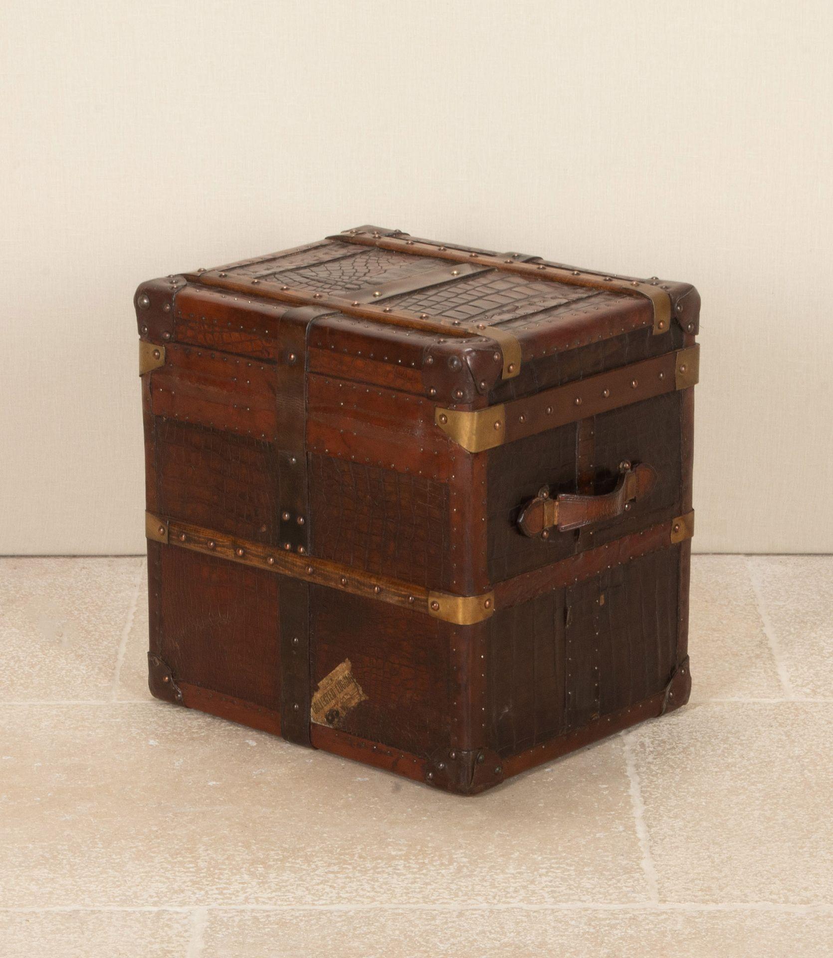 19th Century English Crocodile Pressed Leather Trunk In Good Condition For Sale In Gloucestershire, GB