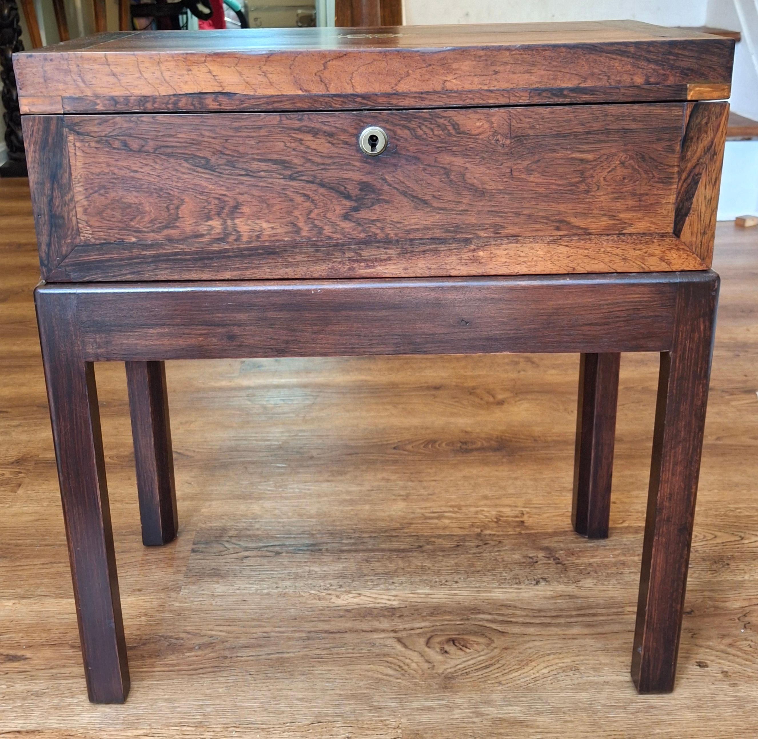 19th Century English Crossbanded Rosewood Lap Desk Travel Desk on Stand For Sale 10