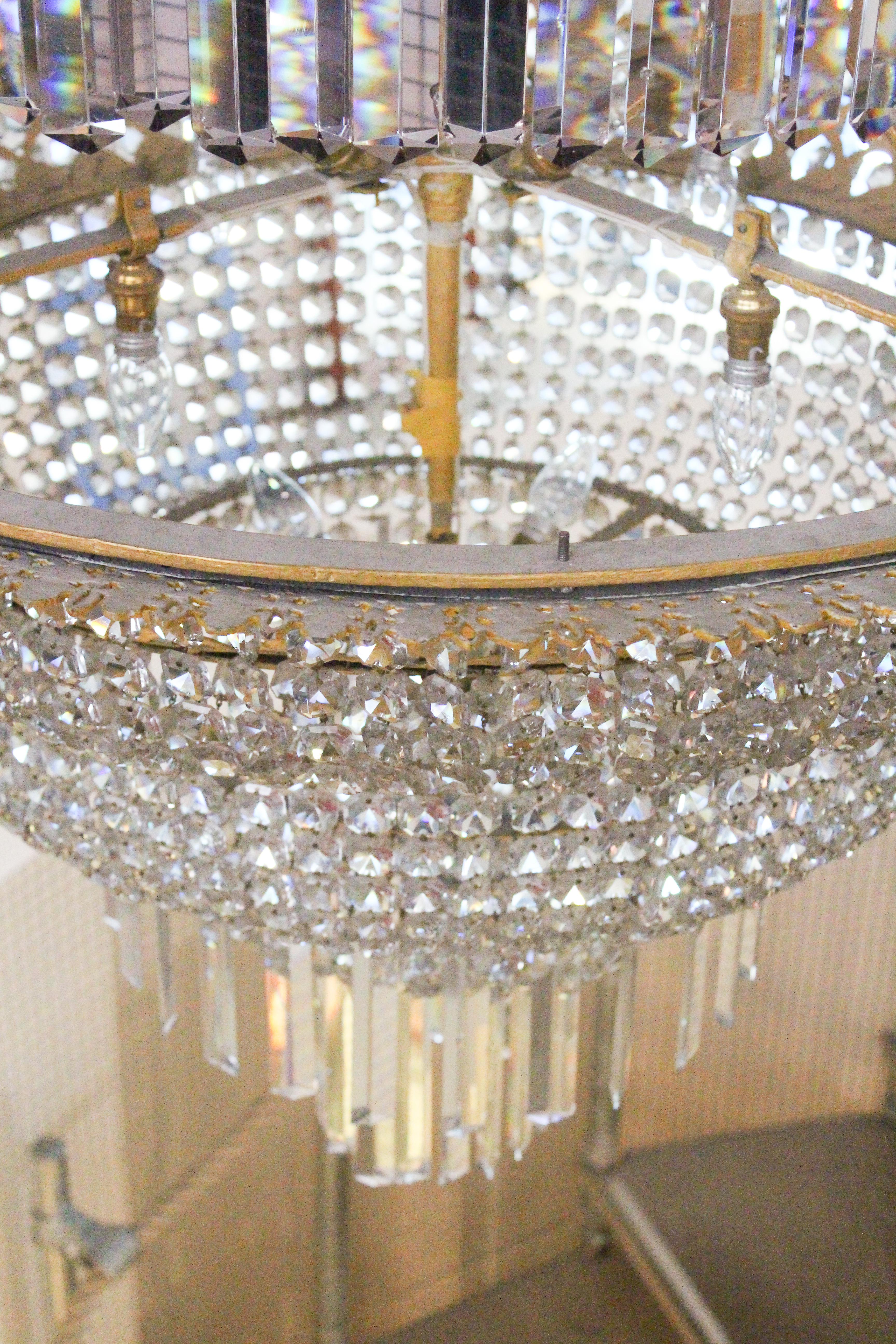 19th Century English Crystal Cut Glass Chandelier, Fully Restored. For Sale 9
