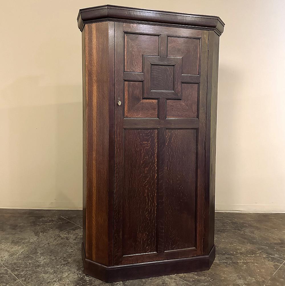 Armario inglés del siglo XIX Colonial británico en venta