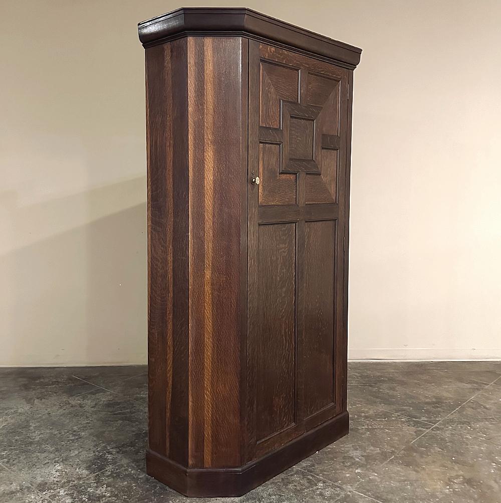 Armario inglés del siglo XIX Hecho a mano en venta