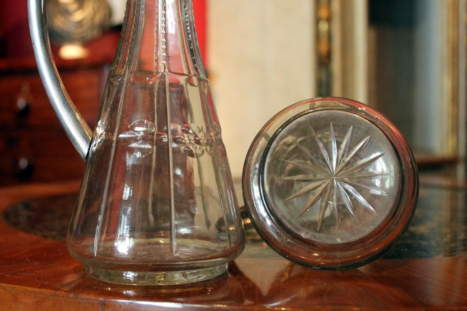 Juego de aceitera y vinagrera inglesa del siglo XIX de vidrio tallado y plata de ley en venta 7