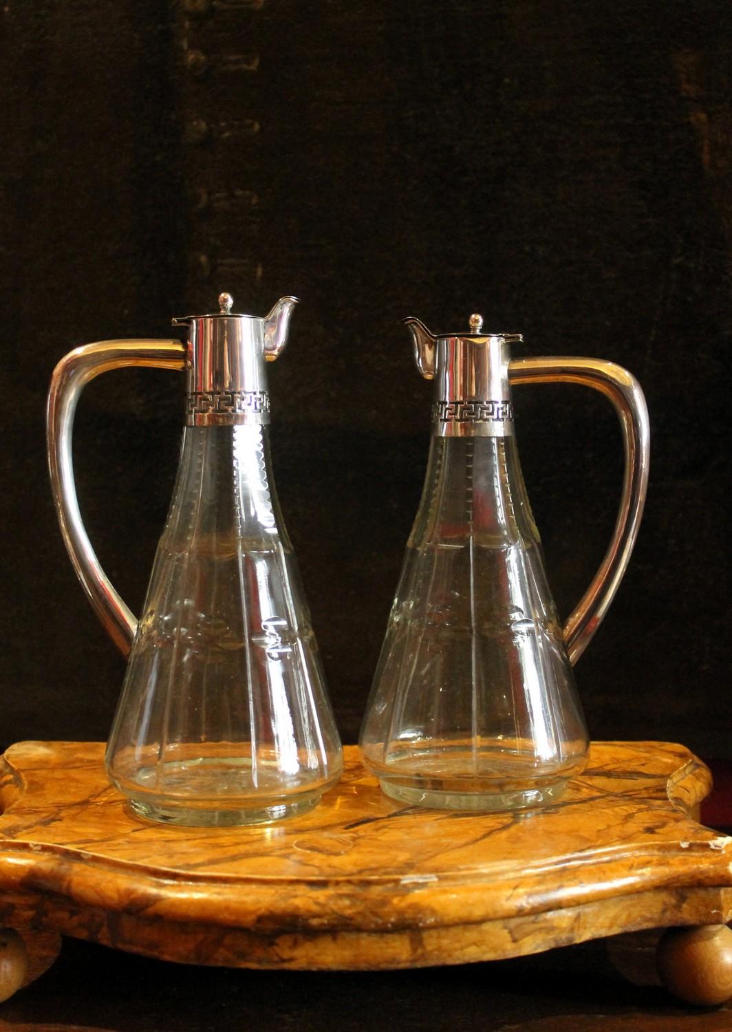 englisches Öl- und Essigkännchen-Set aus geschliffenem Glas und Sterlingsilber aus dem 19 (Neoklassisch) im Angebot
