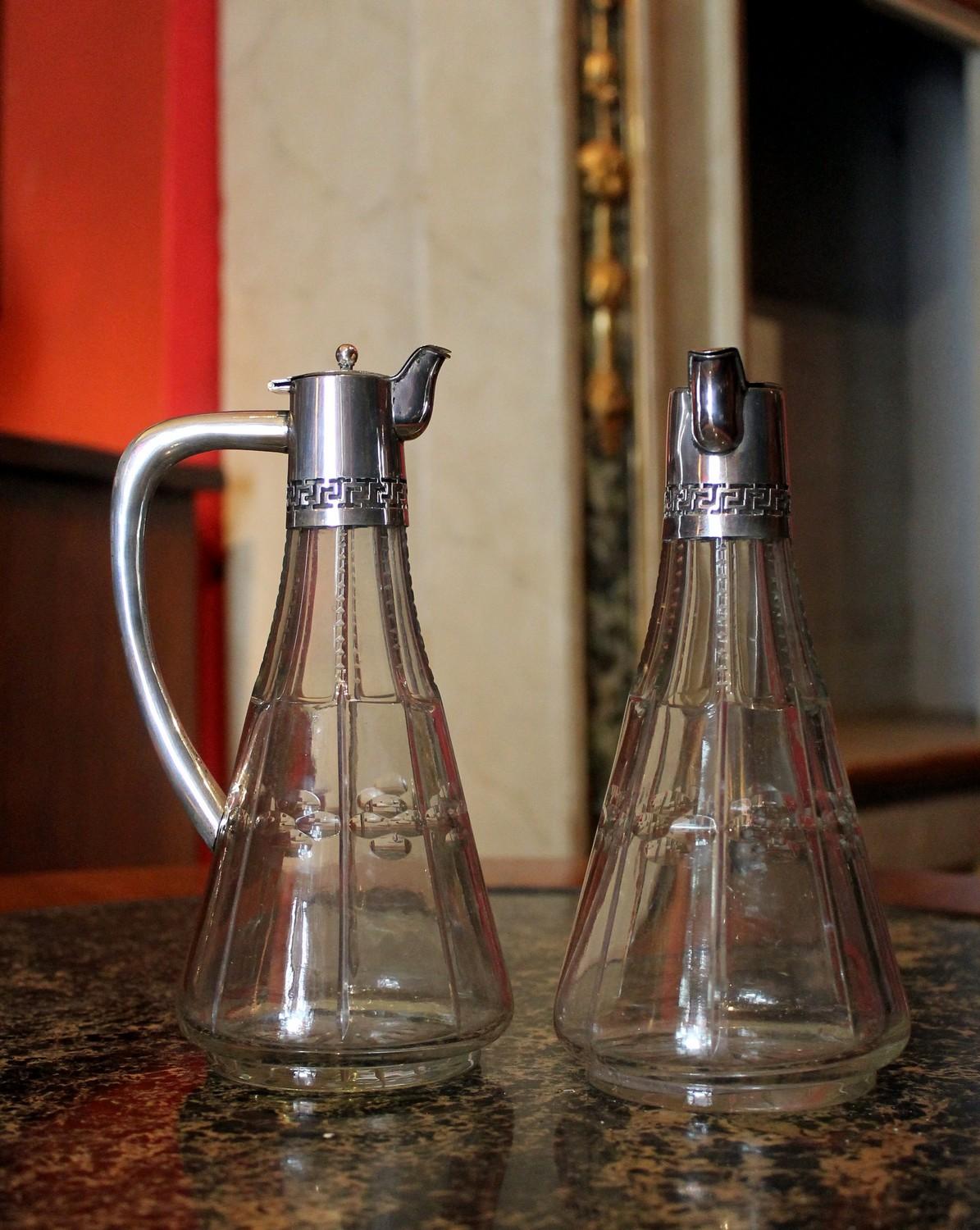 19th Century English Cut Glass and Sterling Silver Oil and Vinegar Cruet Set For Sale 4