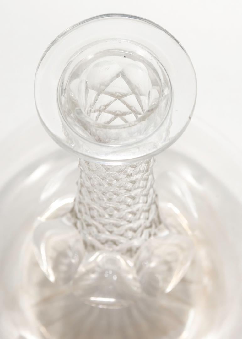 Englische Karaffen aus geschliffenem Glas des 19. Jahrhunderts mit länglichem Hals im Angebot 12