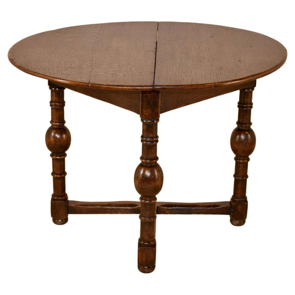 Early 19th Century Gate Leg Side Table For Sale at 1stDibs