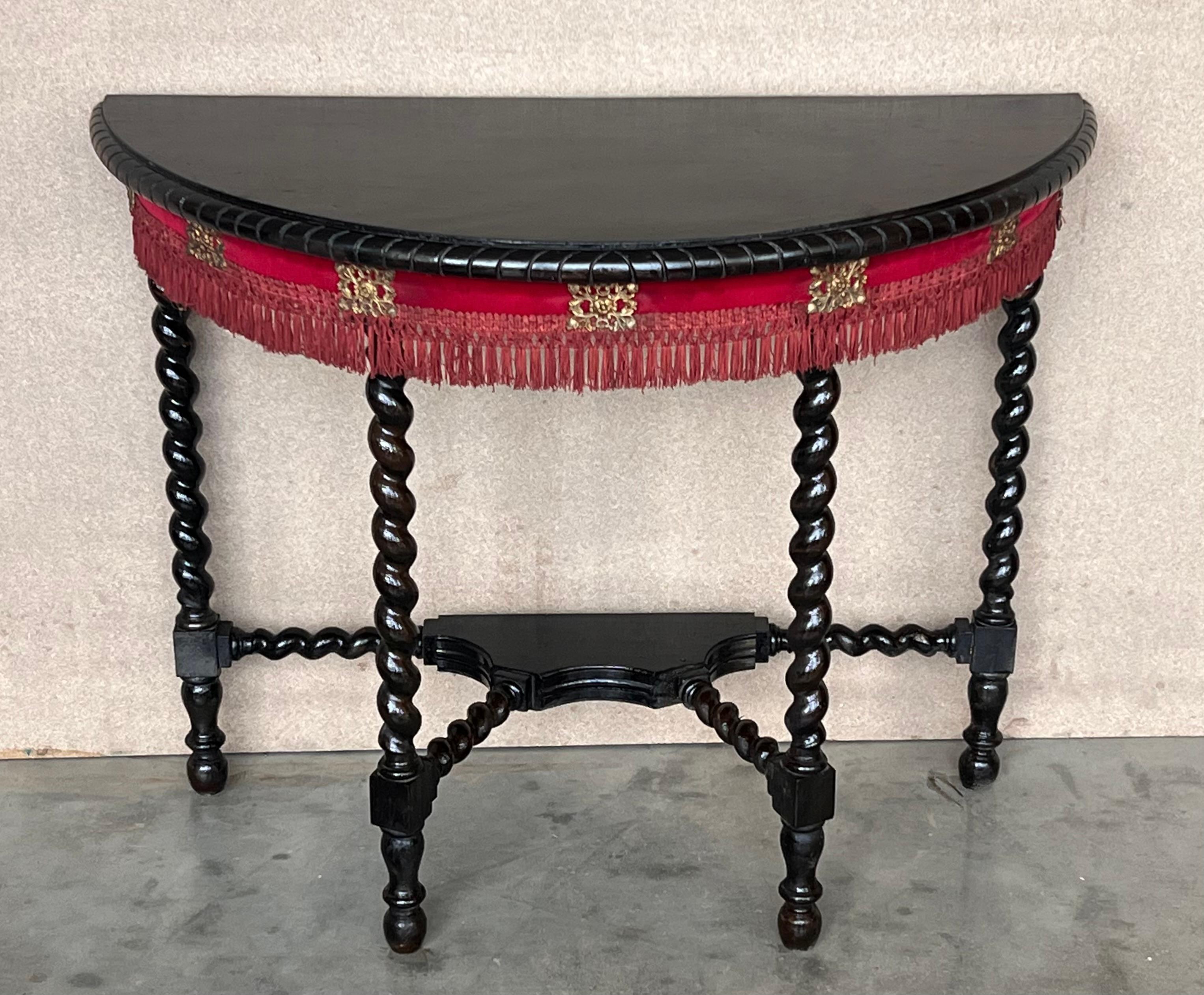 Baroque 19th Century English Demilune Table with Solomonic Legs and Fringes For Sale