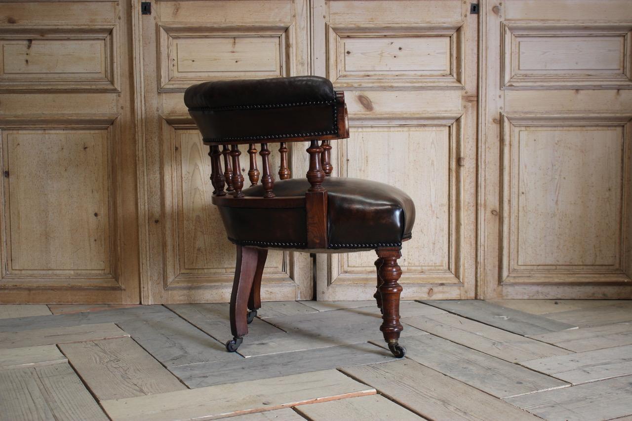 A good quality and very comfortable, 19th century English desk chair in leather, that will work well in most settings.