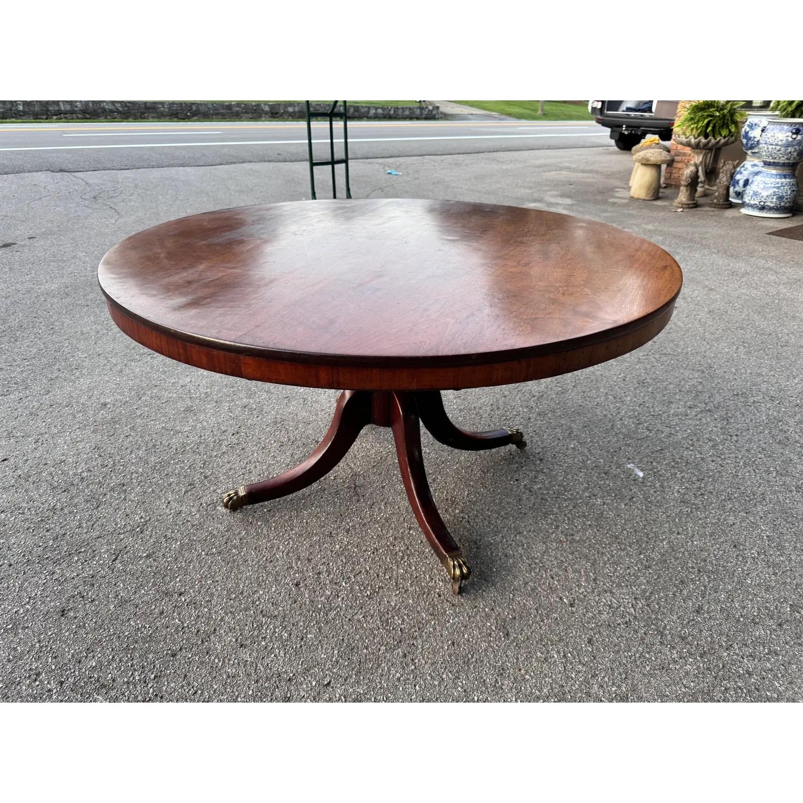 19th Century English Dining Table In Good Condition For Sale In Nashville, TN