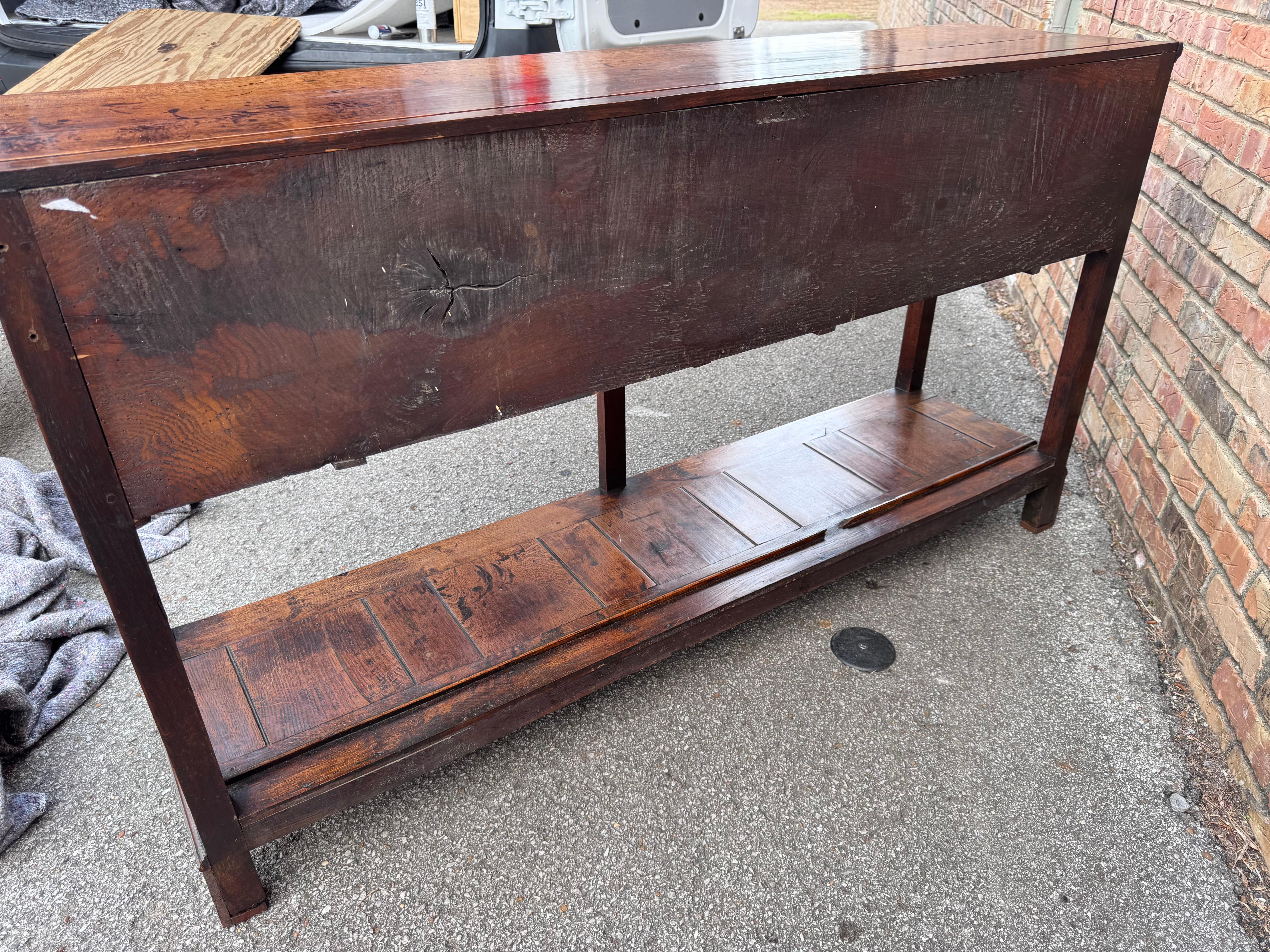 Base de cómoda inglesa del siglo XIX en venta 5