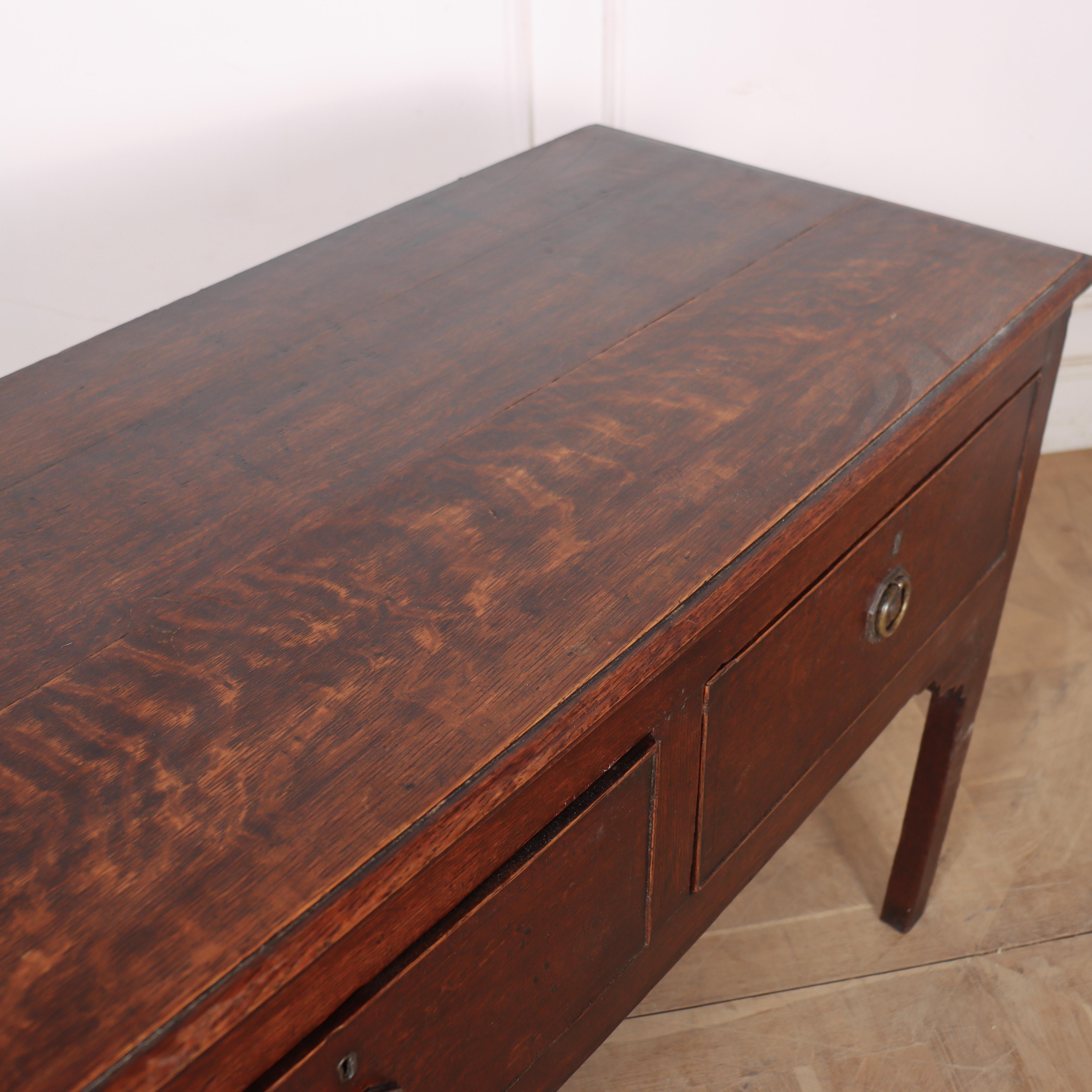 19th Century English Dresser Base en vente 2