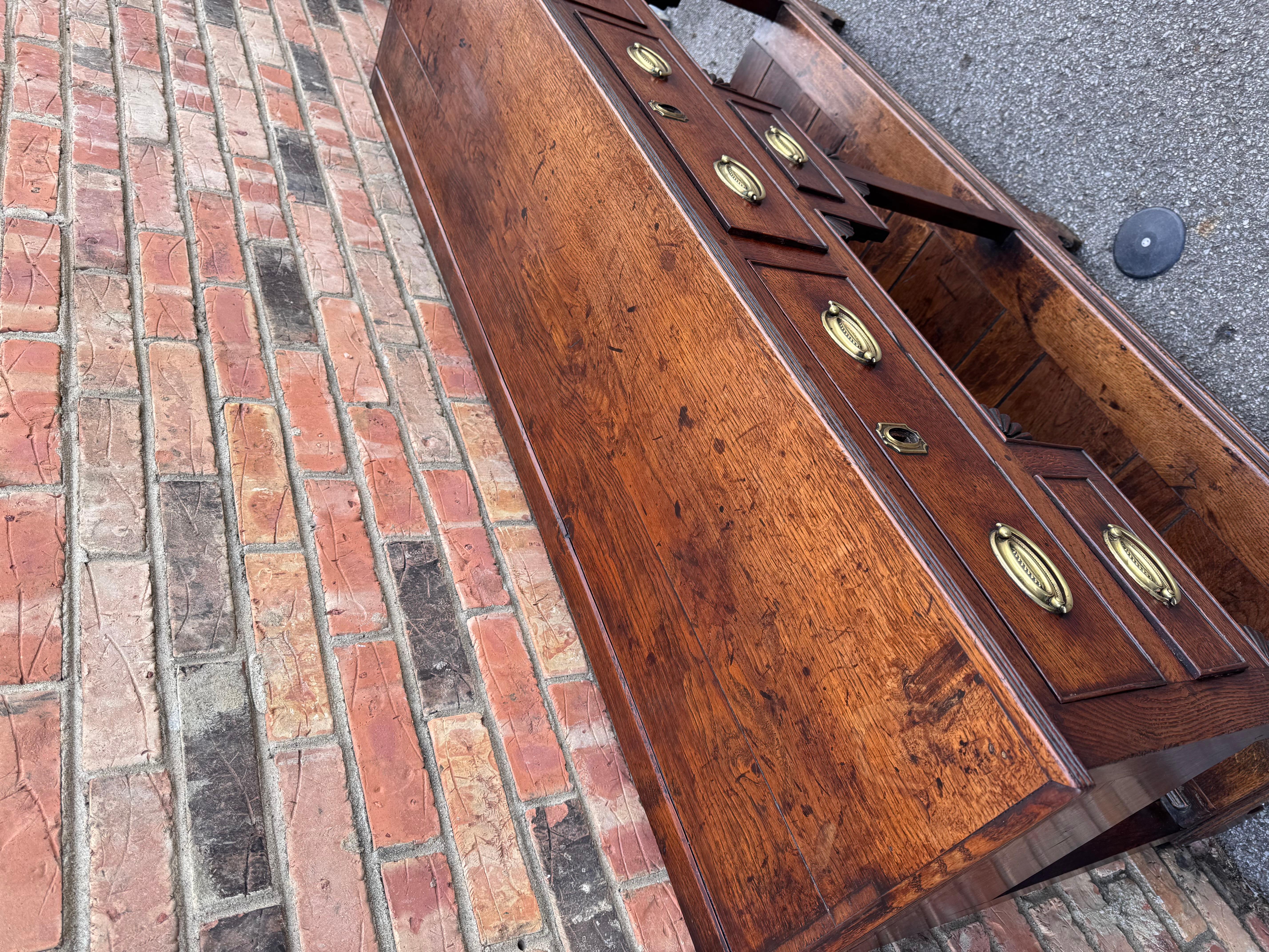 Base de cómoda inglesa del siglo XIX en venta 3