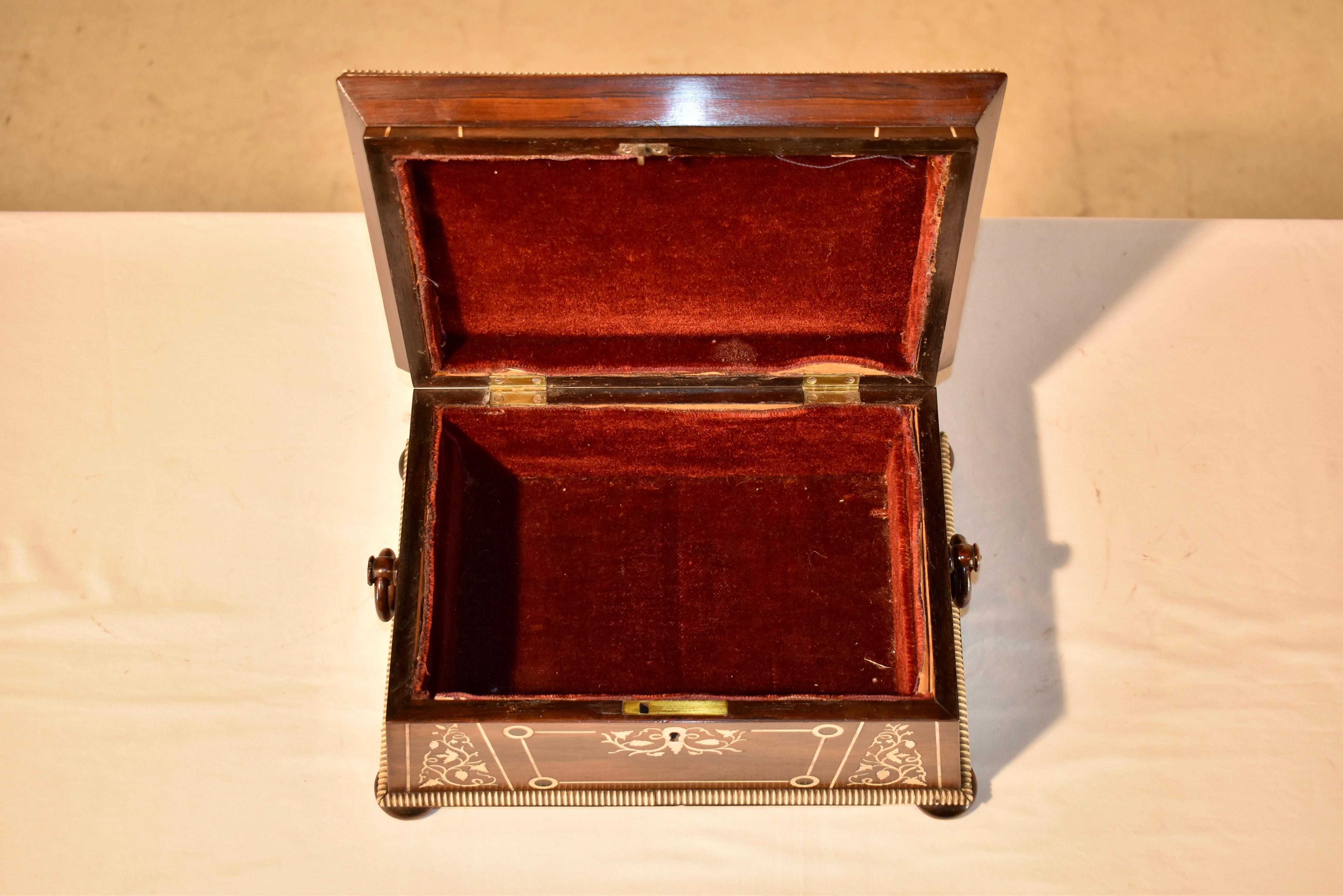 Boîte de commode anglaise du 19ème siècle en vente 2