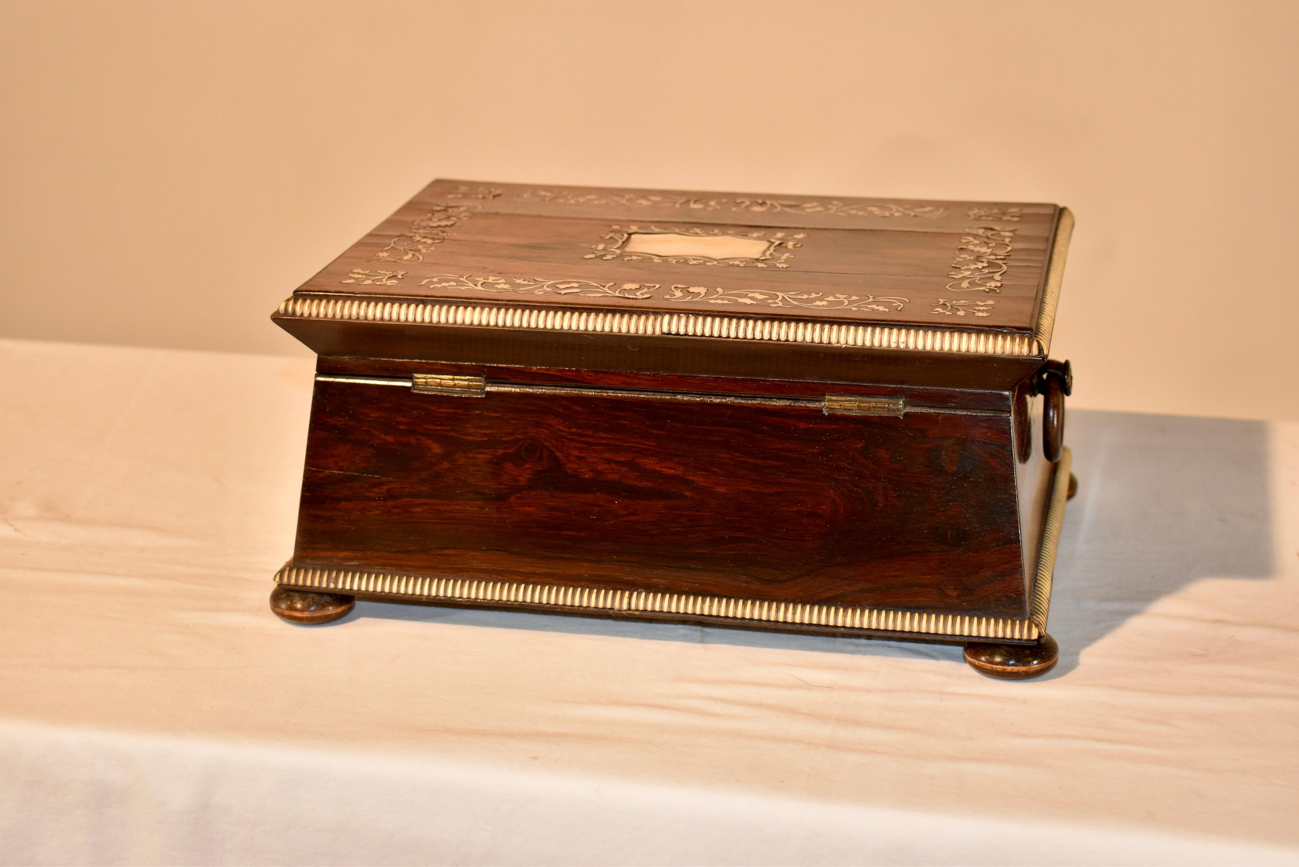 Boîte de commode anglaise du 19ème siècle en vente 1