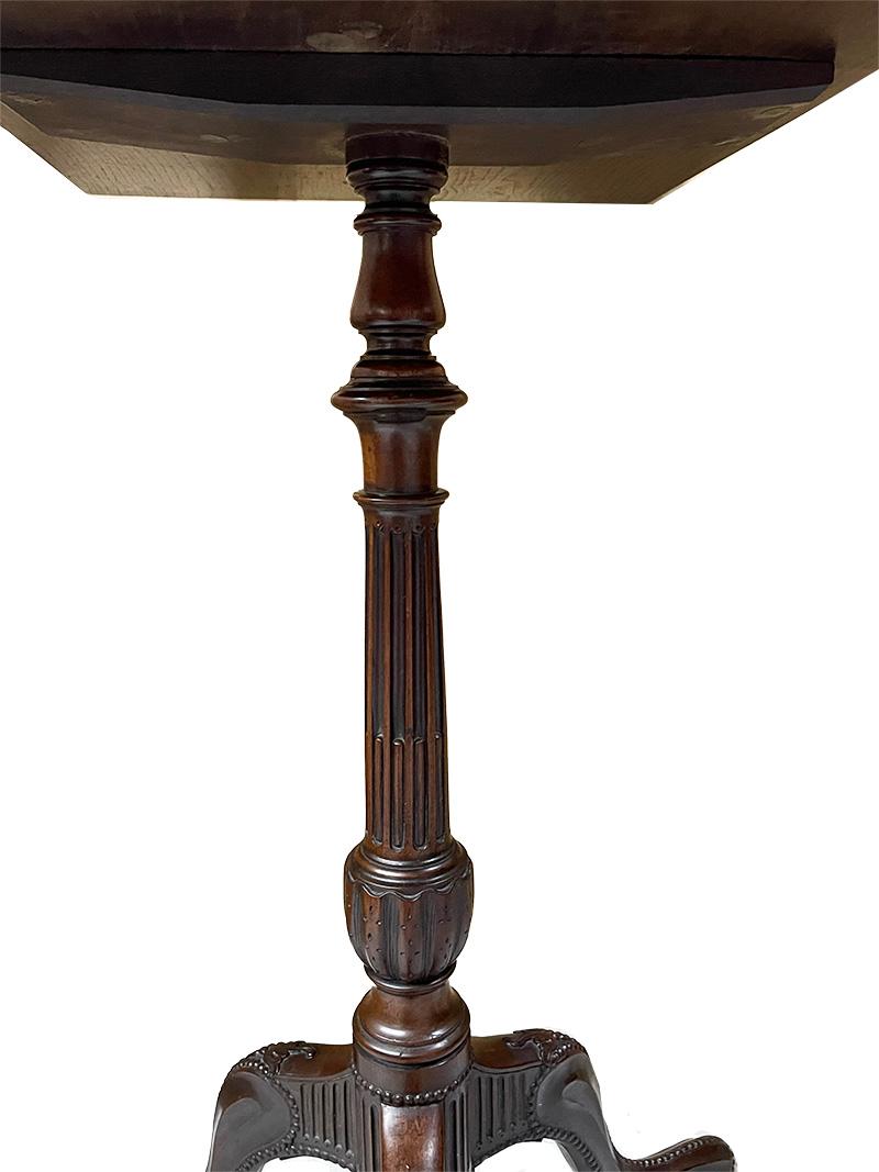 Table d'appoint en forme de carafe, boisson anglaise du 19e siècle en vente 6